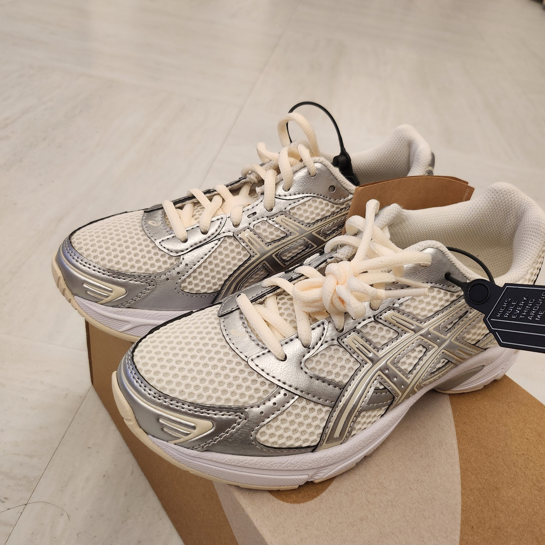 (W) Asics Gel-1130 Cream Pure Silver 착용 스타일 - 2