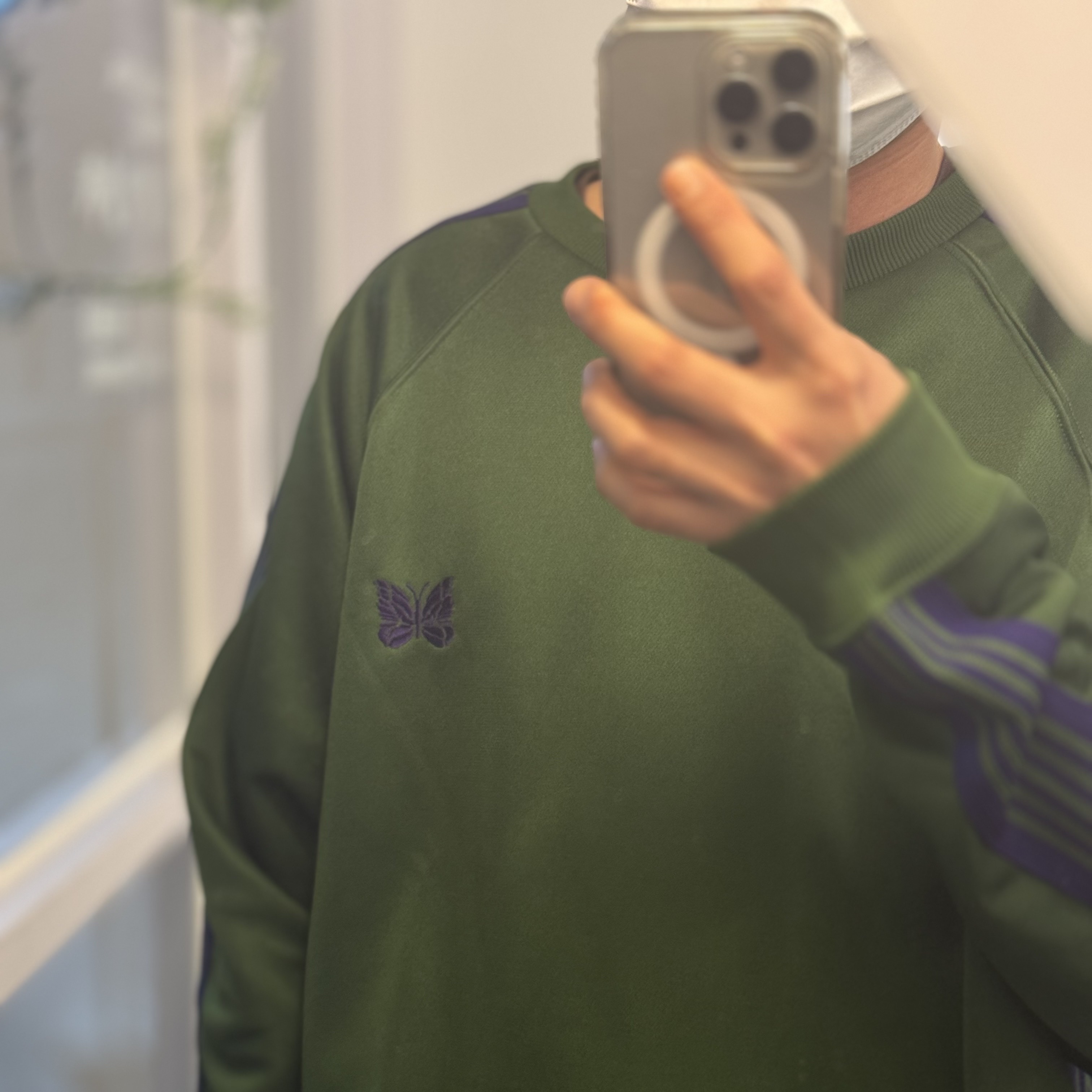 Needles Track Crew Neck Poly Smooth Ivy Green 착용 스타일