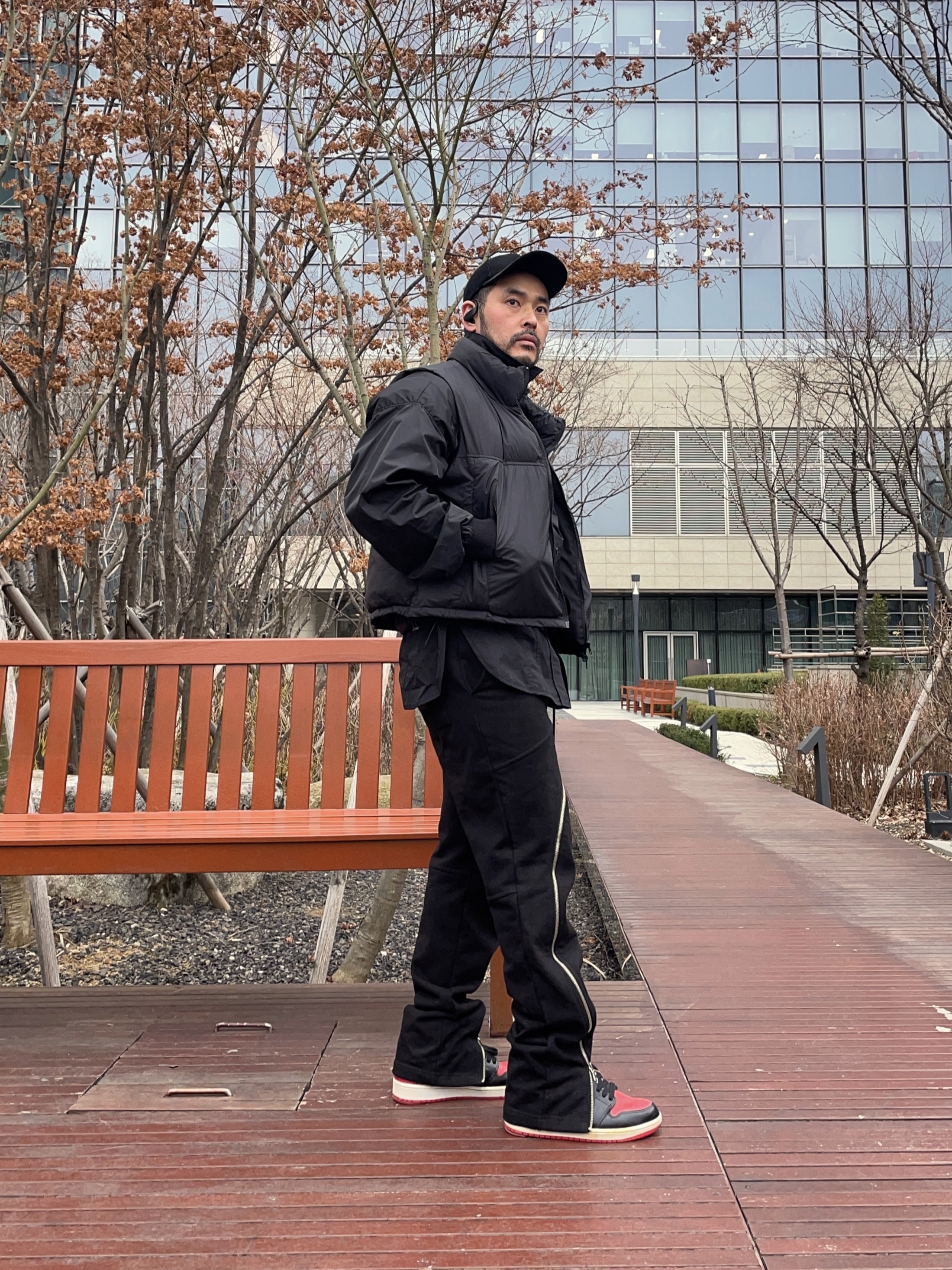 Jordan 1 Retro High OG Heritage, [KREAM 단독] ADSB Andersson Bell Raptor Layered Cargo Pants Indigo Green 착용 스타일 - 3