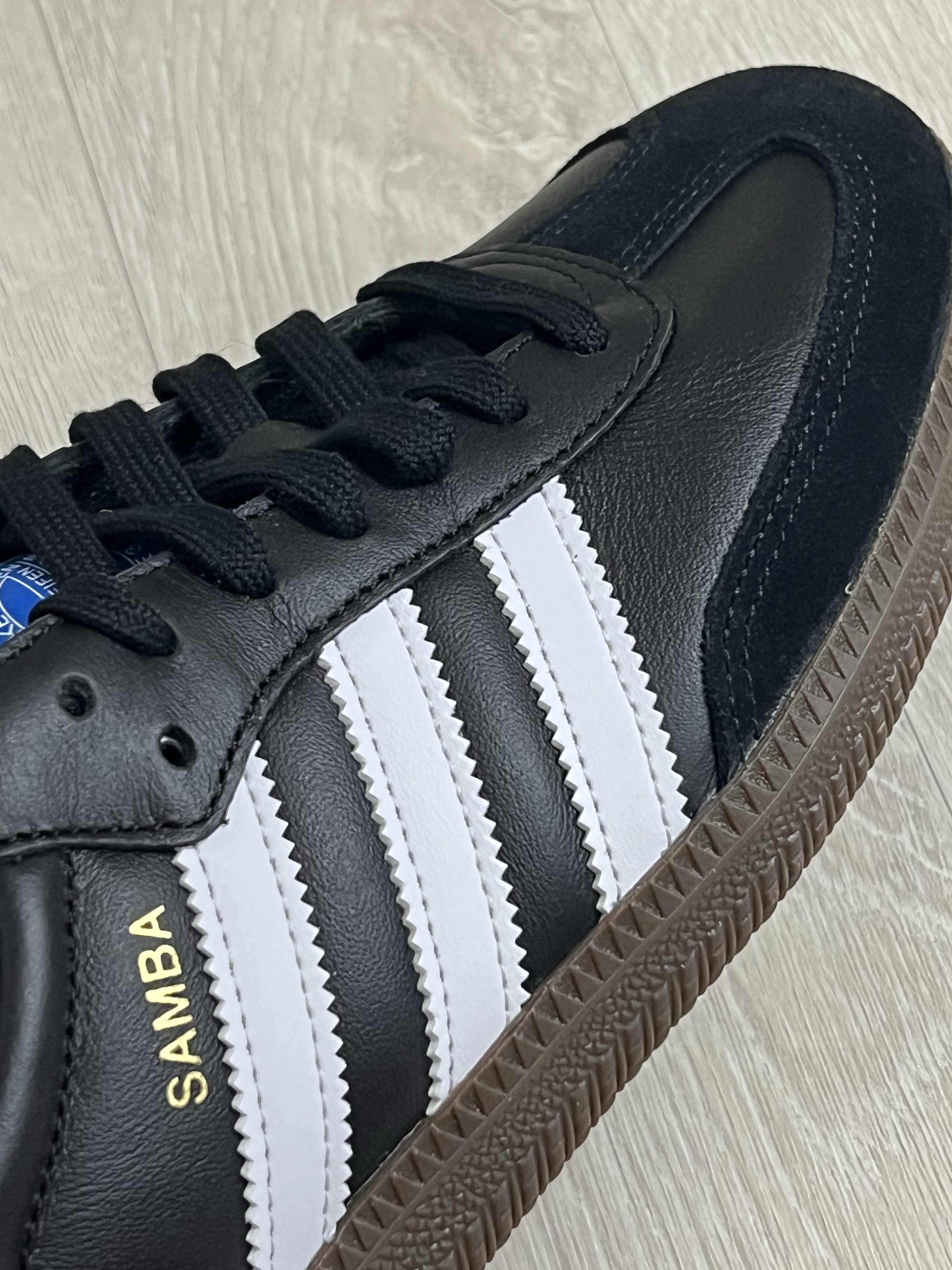 Adidas Samba OG Black White Gum 착용 스타일 - 1