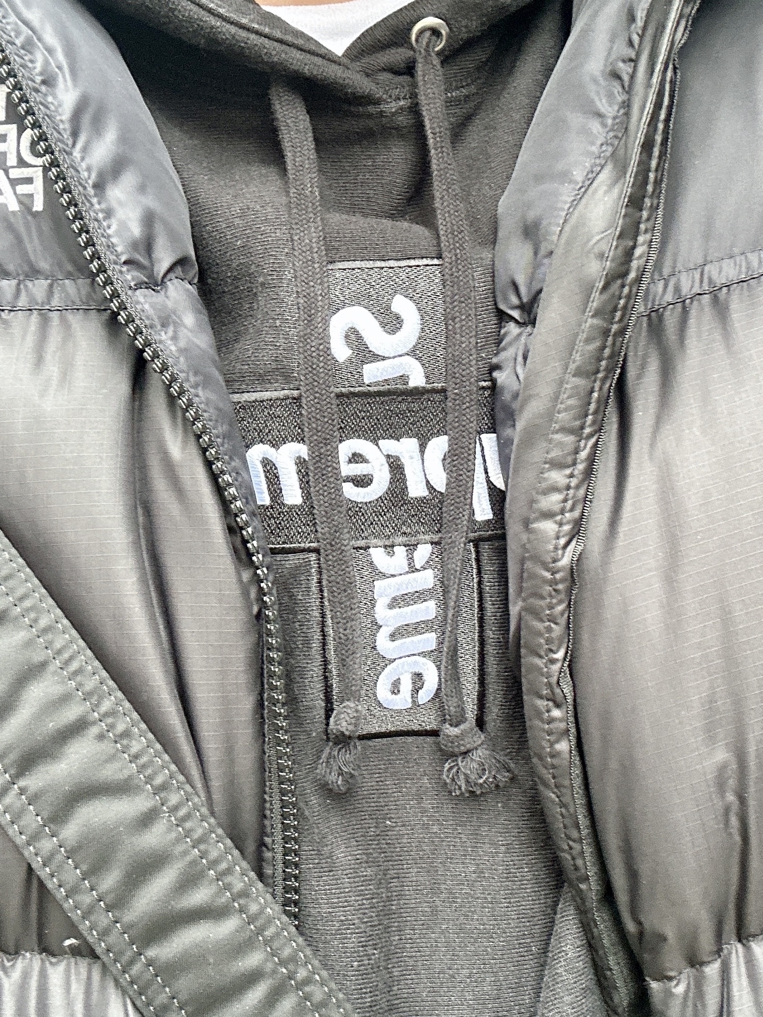 Supreme Cross Box Logo Hooded Sweatshirt Black - 20FW, [KREAM 단독] ADSB Andersson Bell Robyn Varsity Jacket Red 착용 스타일 - 1