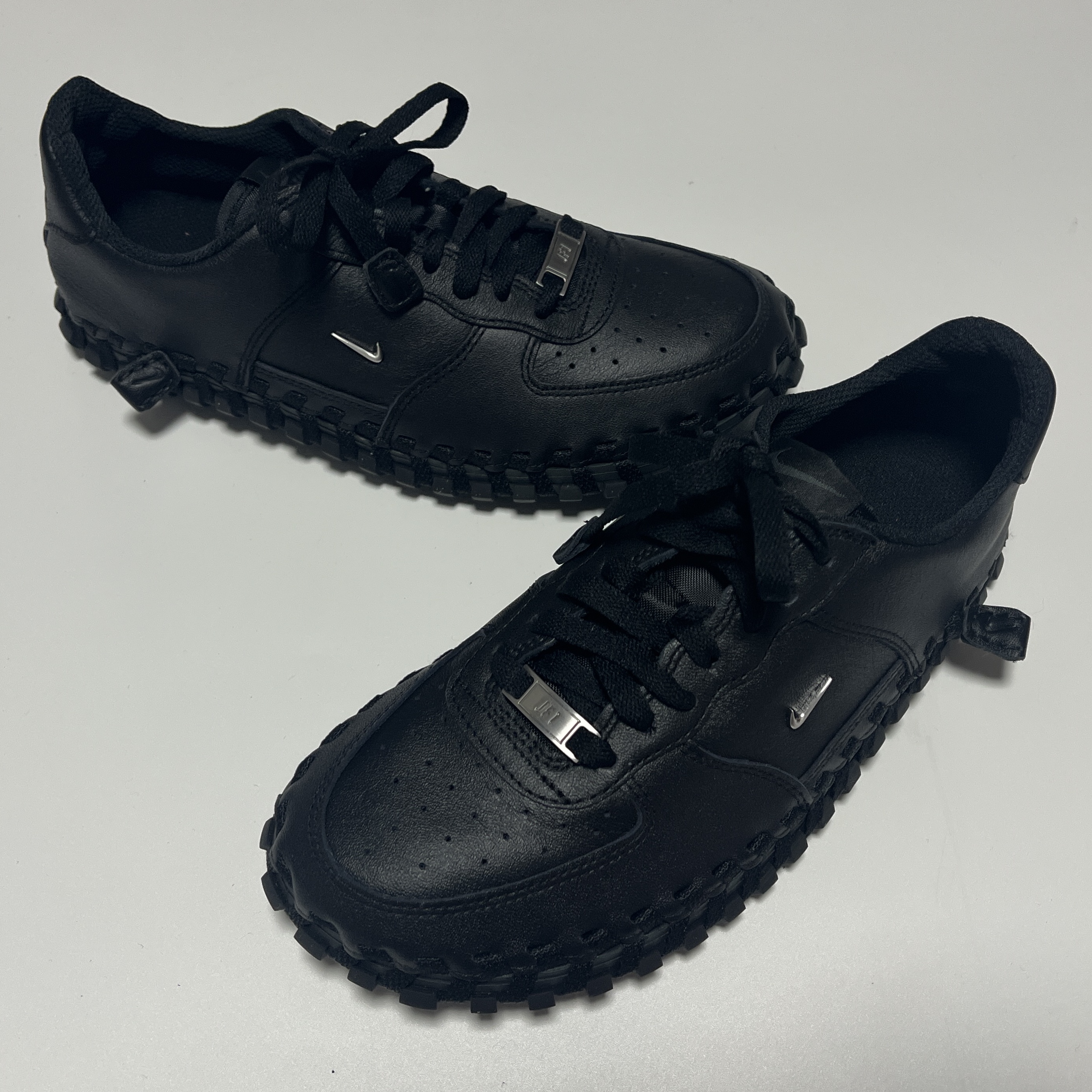 Nike x Jacquemus J Force 1 Low LX SP Black 착용 스타일 - 1