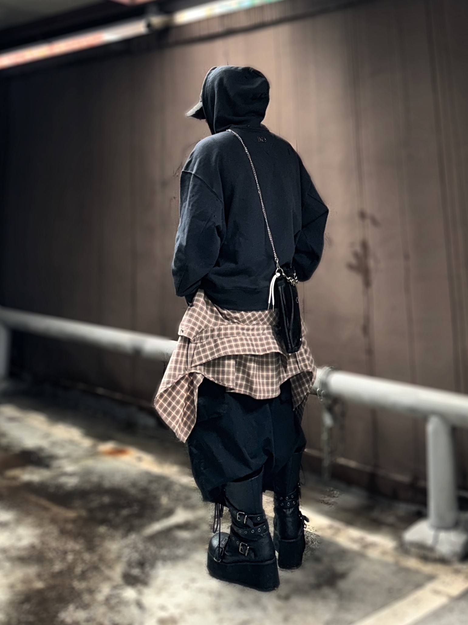 [KREAM 단독] Haleine Carpenter Pocket Check Shirts Peach Fuzz, Diesel C-Ewan Baseball Cap with Diesel Lettering Black 착용 스타일 - 3