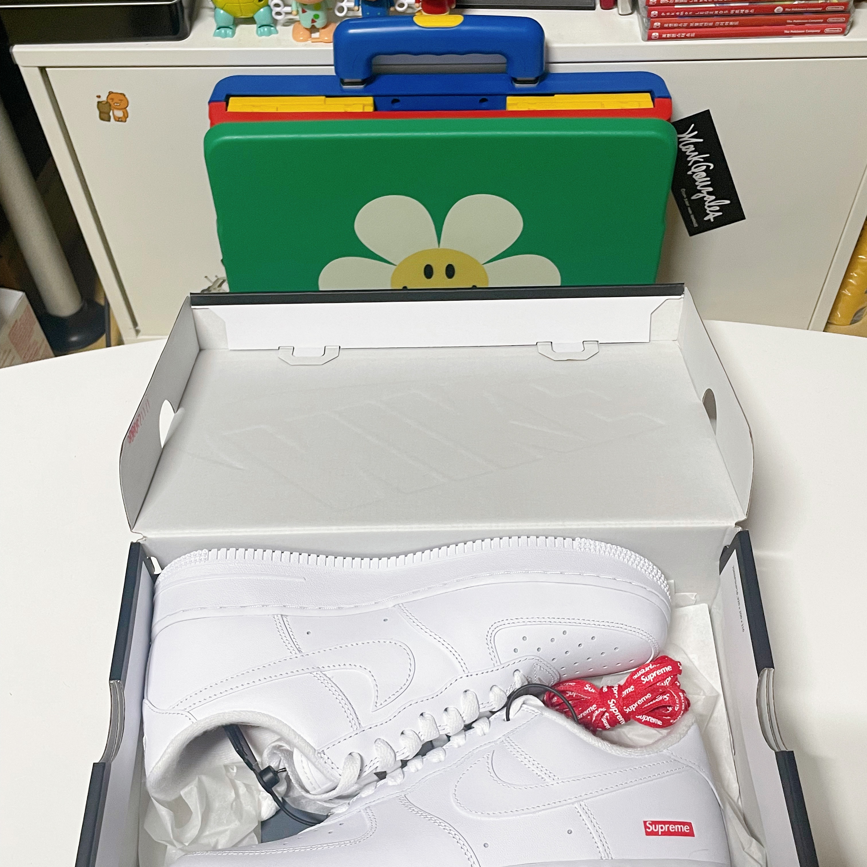 Nike x Supreme Air Force 1 Low White 착용 스타일