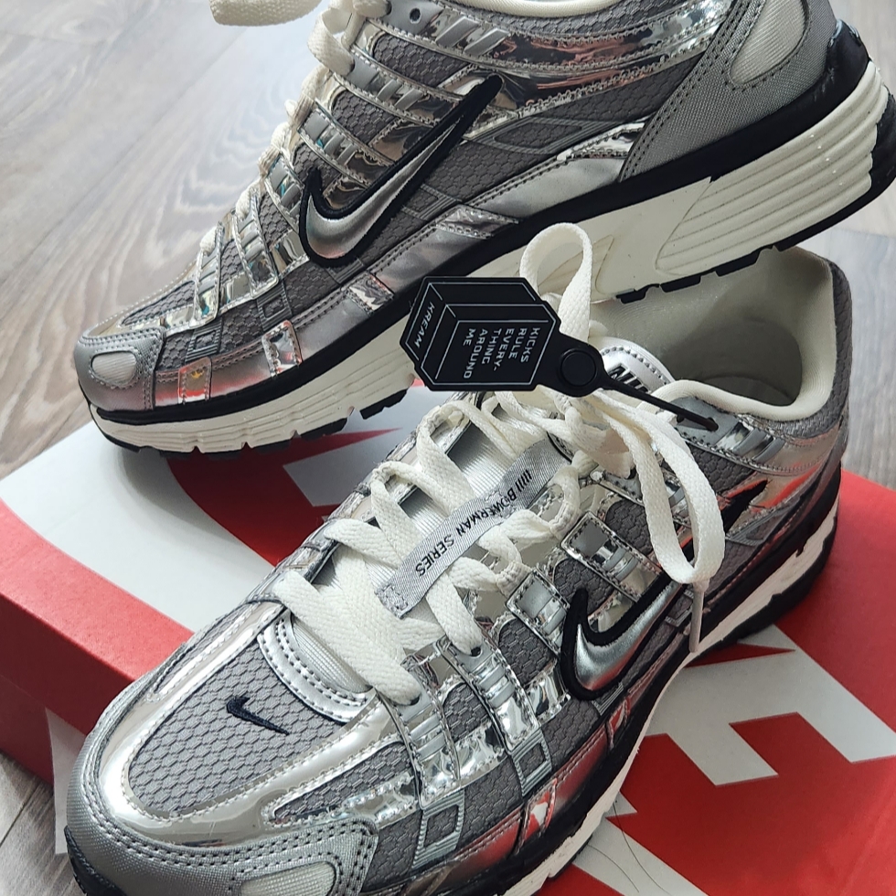 Nike P-6000 Metallic Silver 착용 스타일