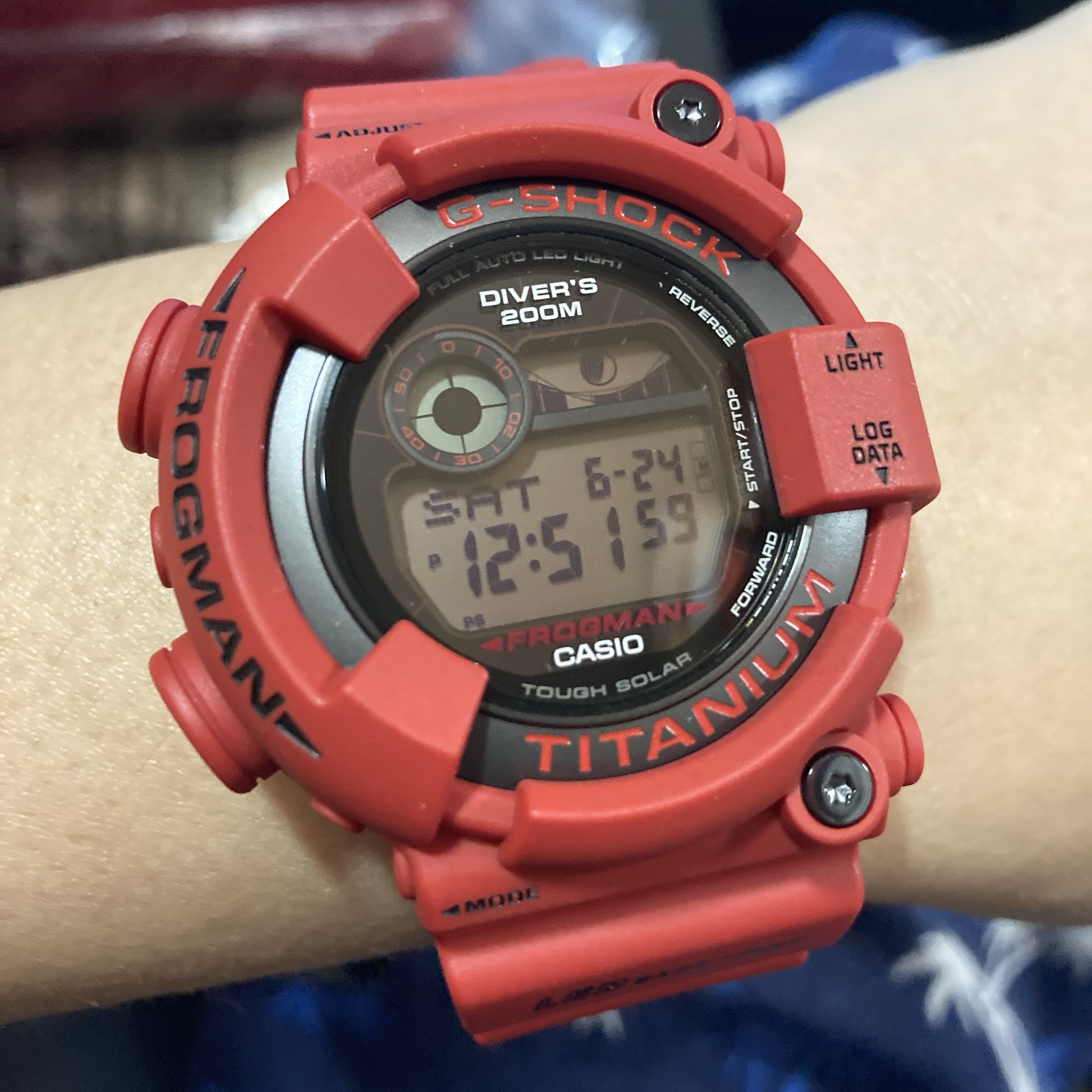 Casio G-Shock Frogman 30th Anniversary Limited Edition GW-8230NT-4 착용 스타일