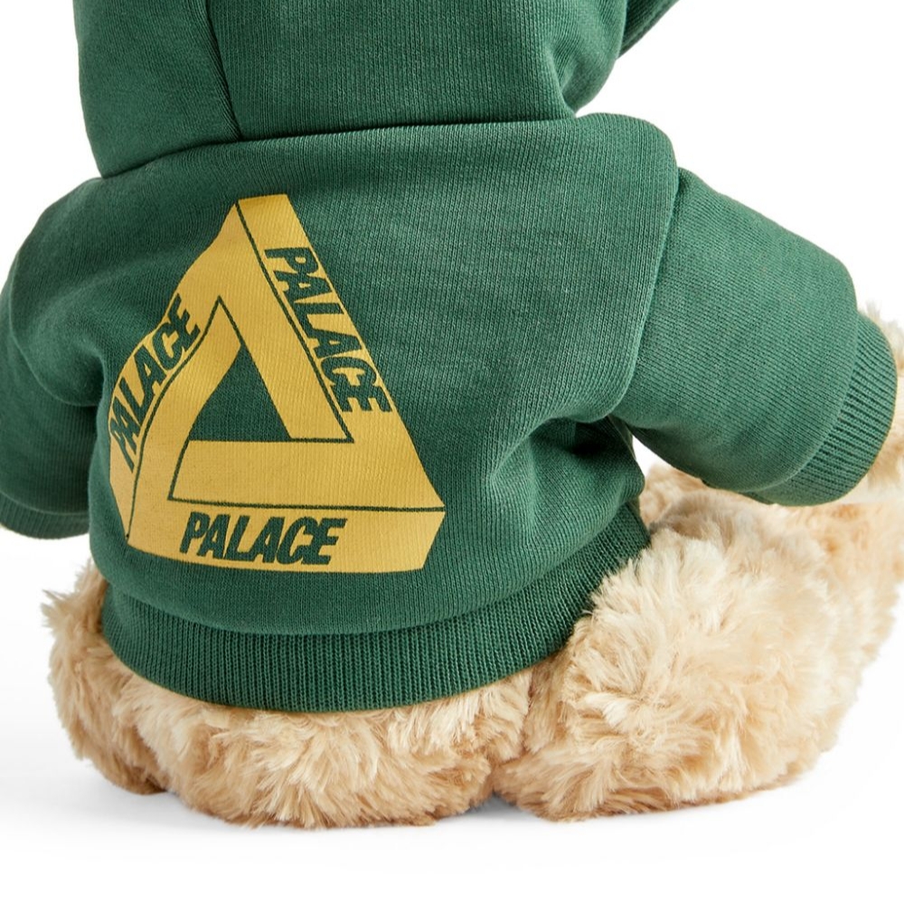 Palace x Harrods The Palace Harrods Bear Green - 21FW 착용 스타일 - 3