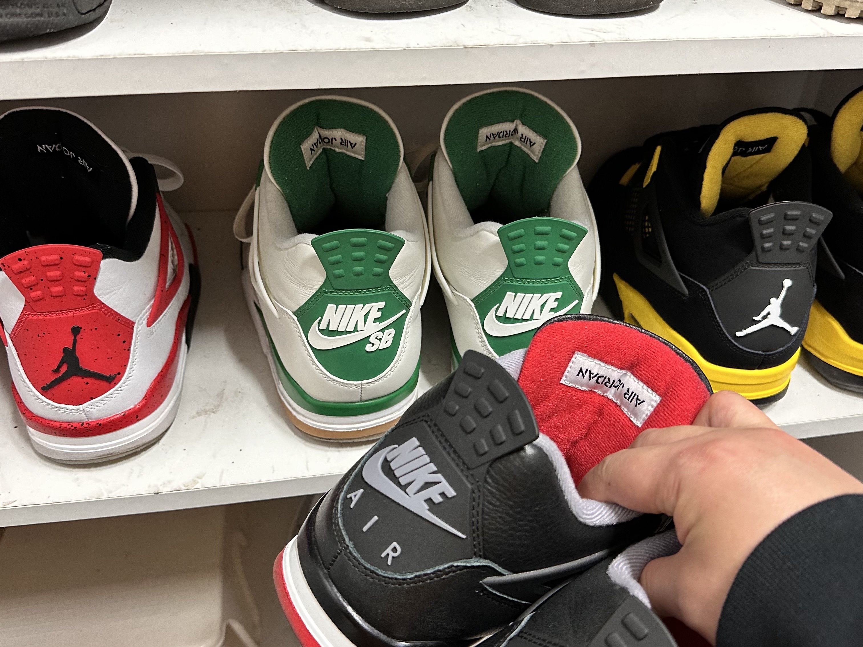 Jordan 4 Retro Bred Reimagined, Jordan 4 Retro Red Cement 착용 스타일