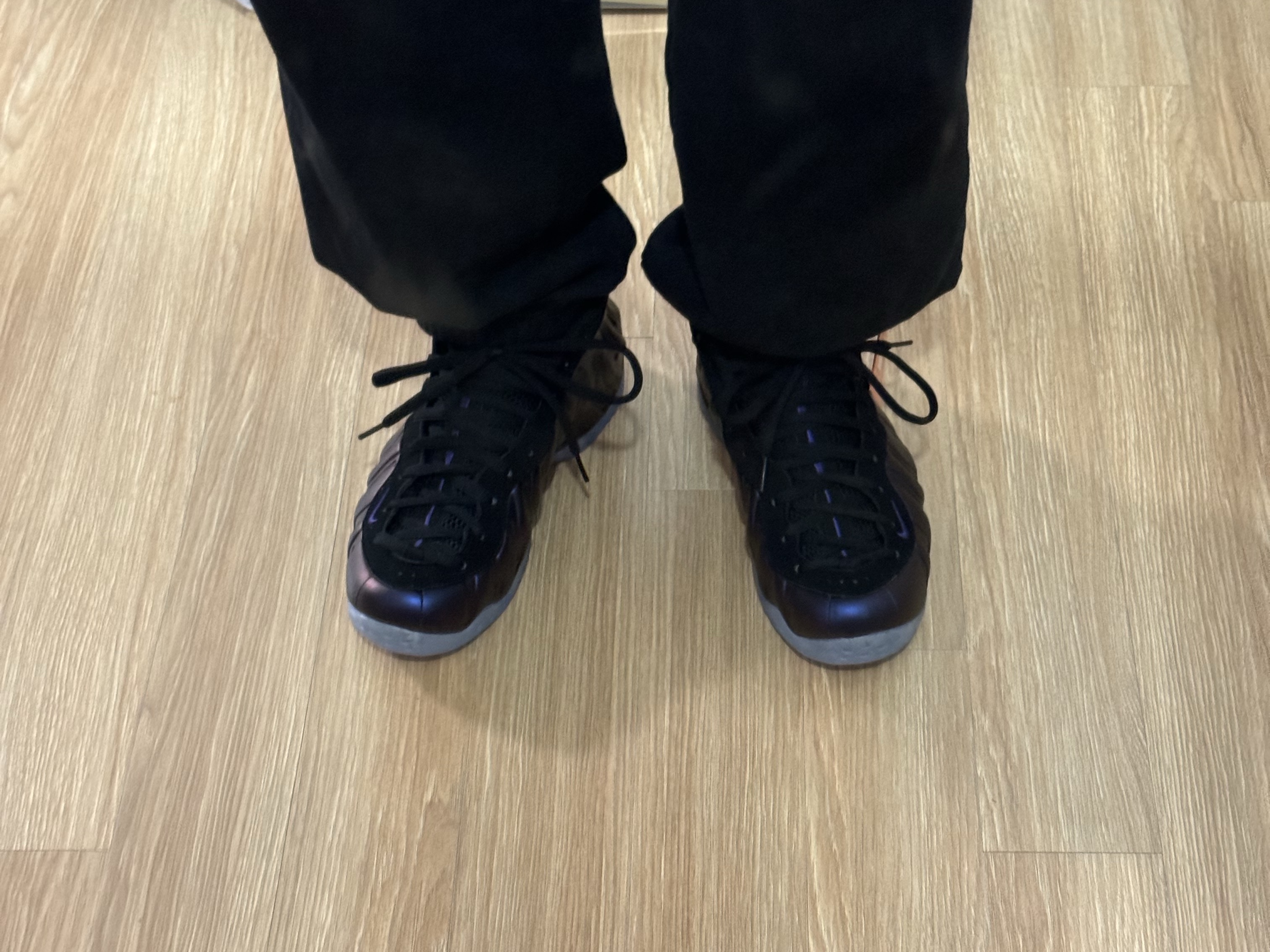 Nike Air Foamposite One Black Varsity Purple 착용 스타일 - 1