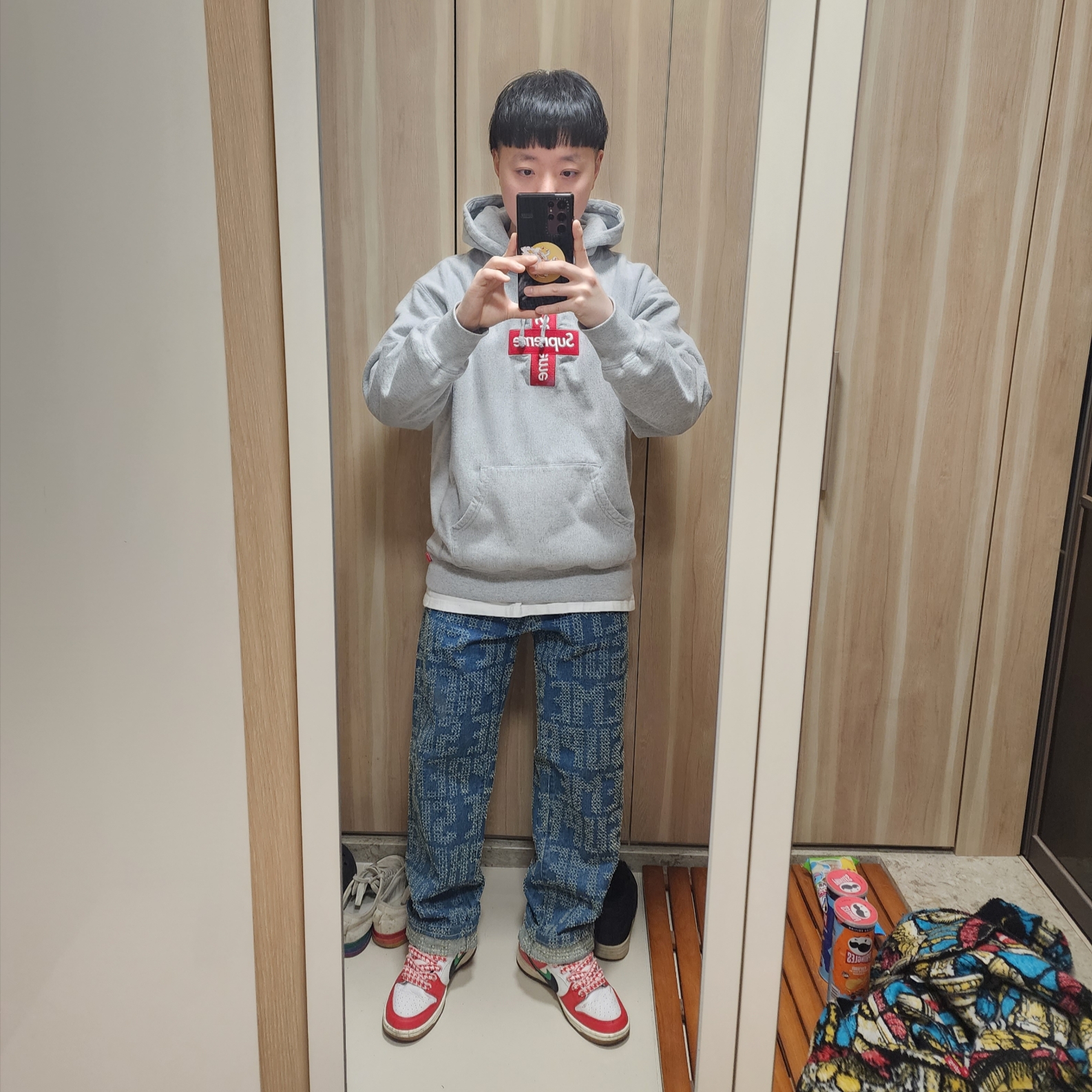 Supreme Needle Punch Regular Jean Washed Blue - 23FW 착용 스타일 - 1