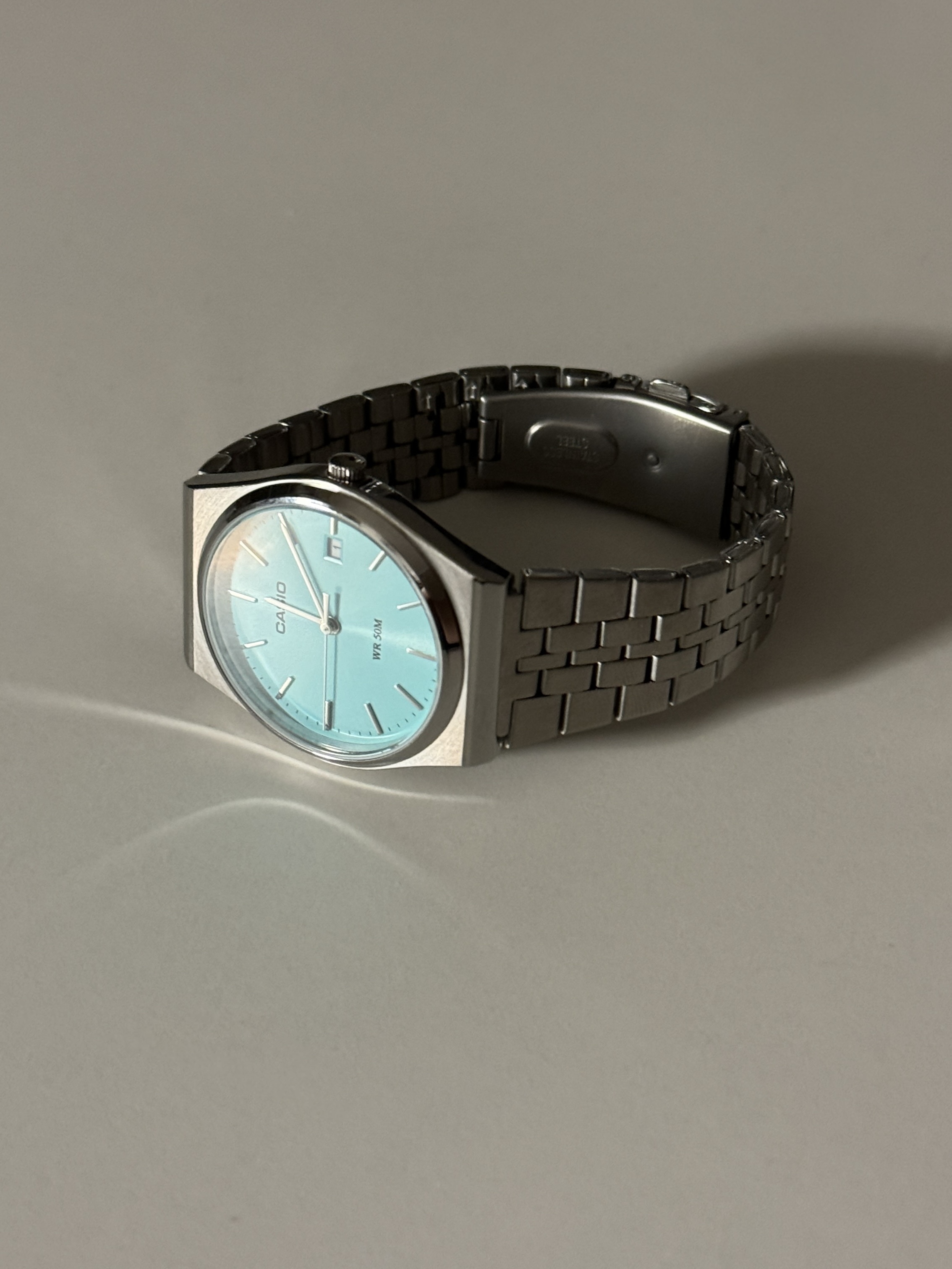 Casio MTP-B145D-2A1V 착용 스타일