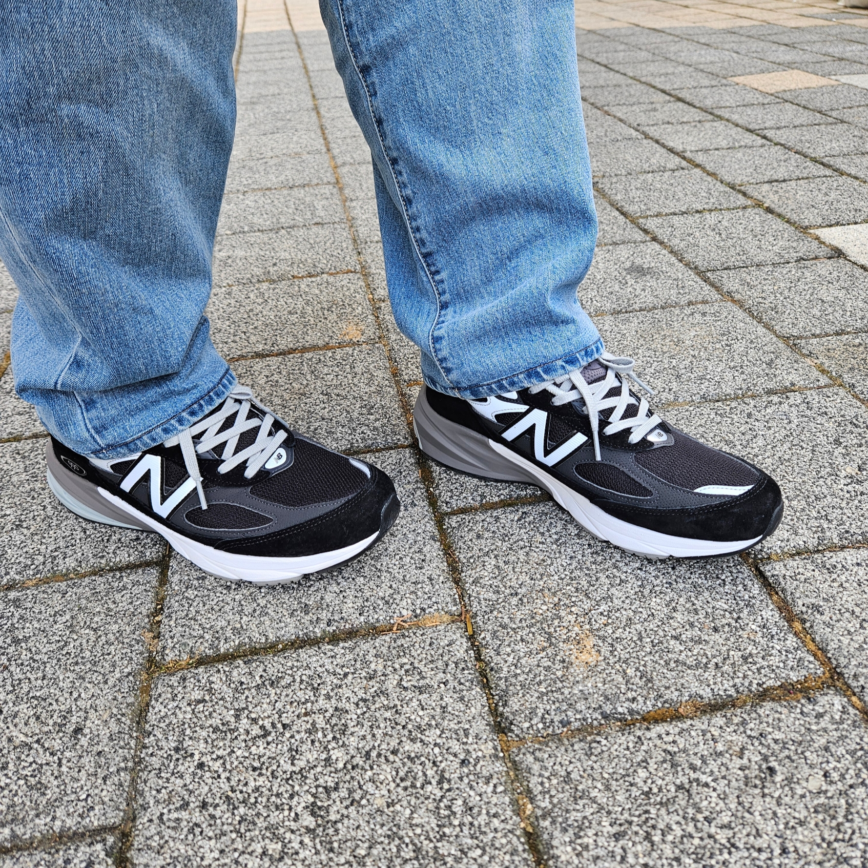 New Balance 990v6 Made in USA Black White 착용 스타일