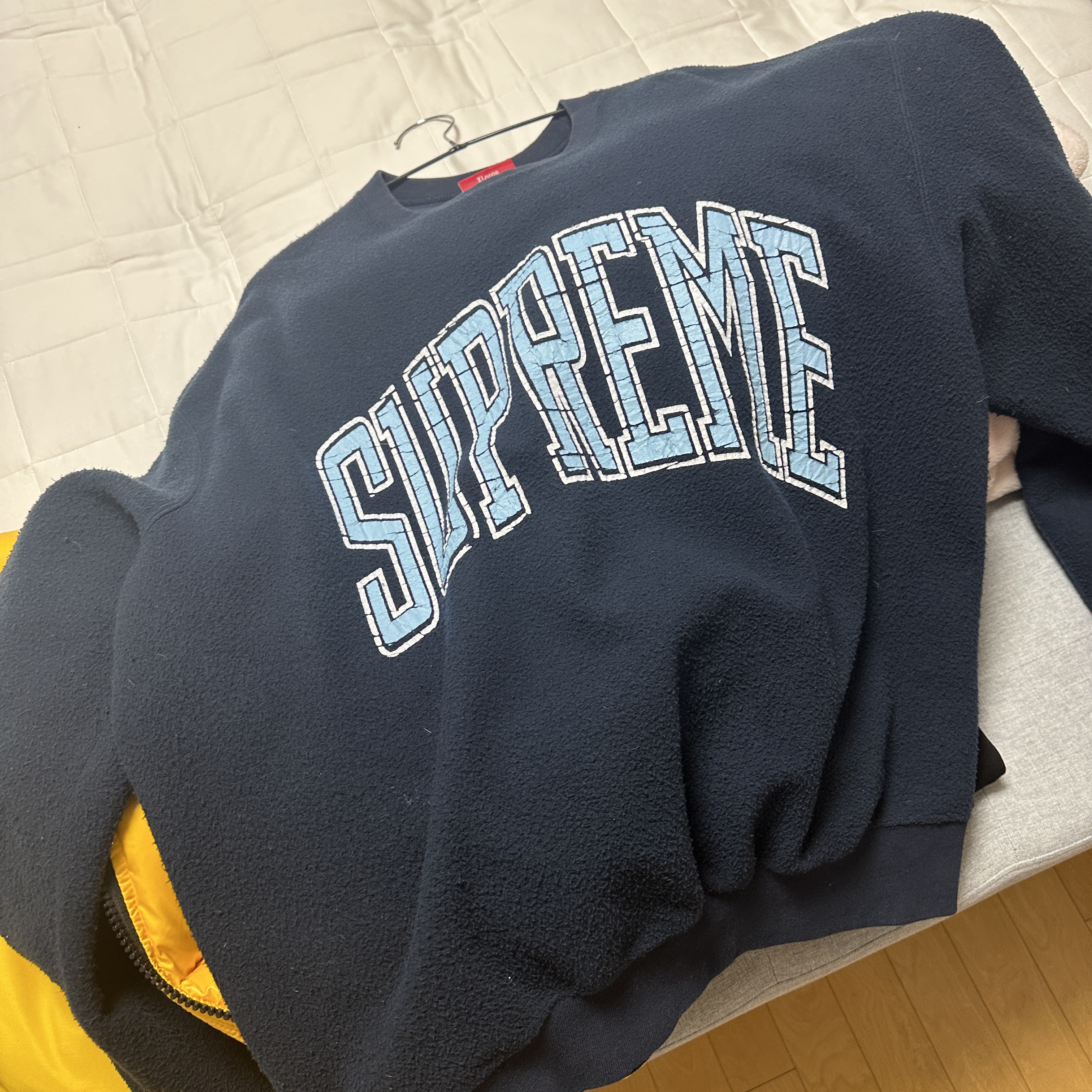Supreme Inside Out Crewneck Navy - 23FW 착용 스타일