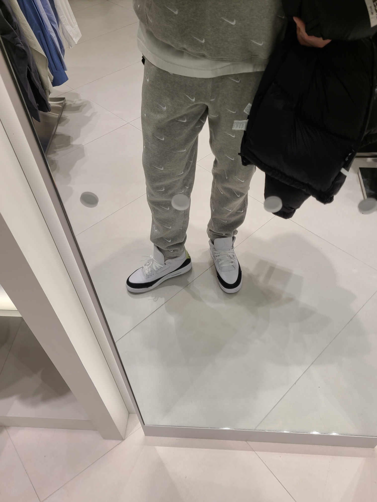 Nike NRG Swoosh Logo Hoodie Grey Heather, Nike NRG Swoosh Logo Pants Grey Heather 착용 스타일 - 1