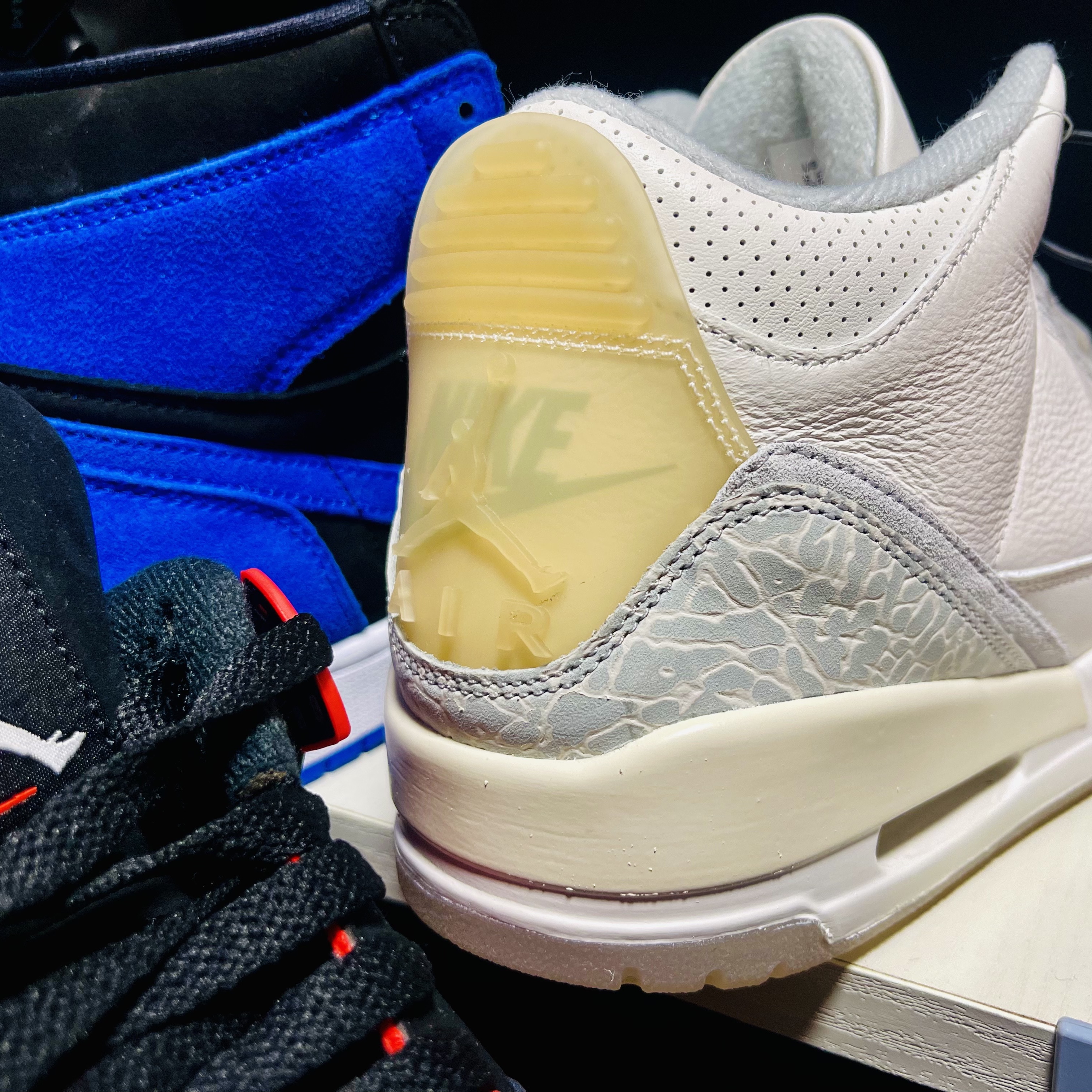 Jordan 3 Retro Craft Ivory, Jordan 1 Retro High OG Royal Reimagined 착용 스타일 - 2
