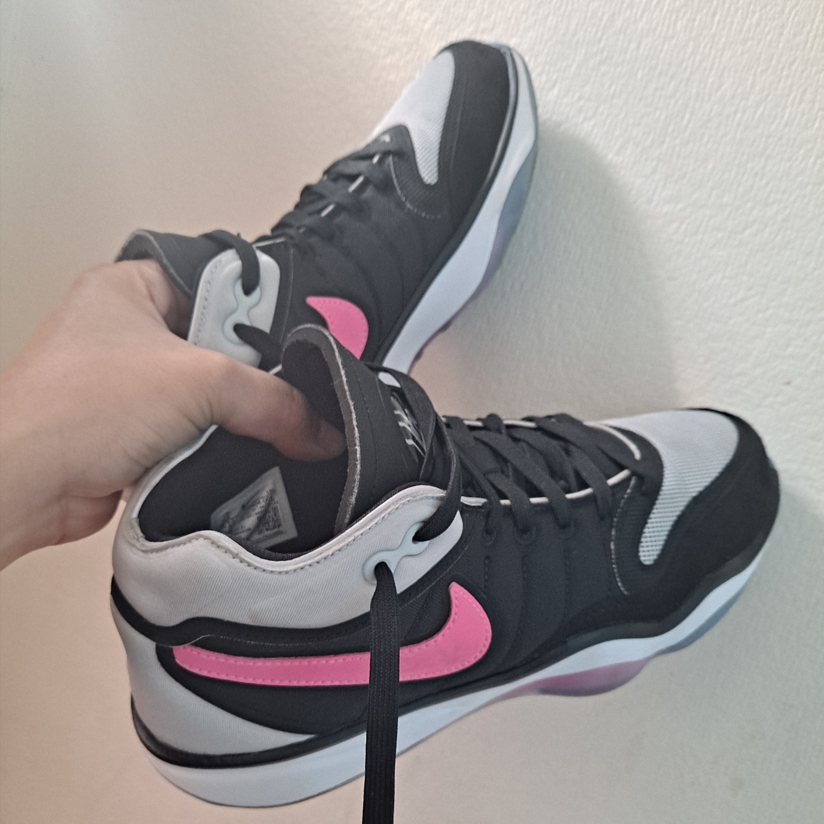 Nike Air Zoom GT Hustle 2 EP Black Pink Foam 착용 스타일