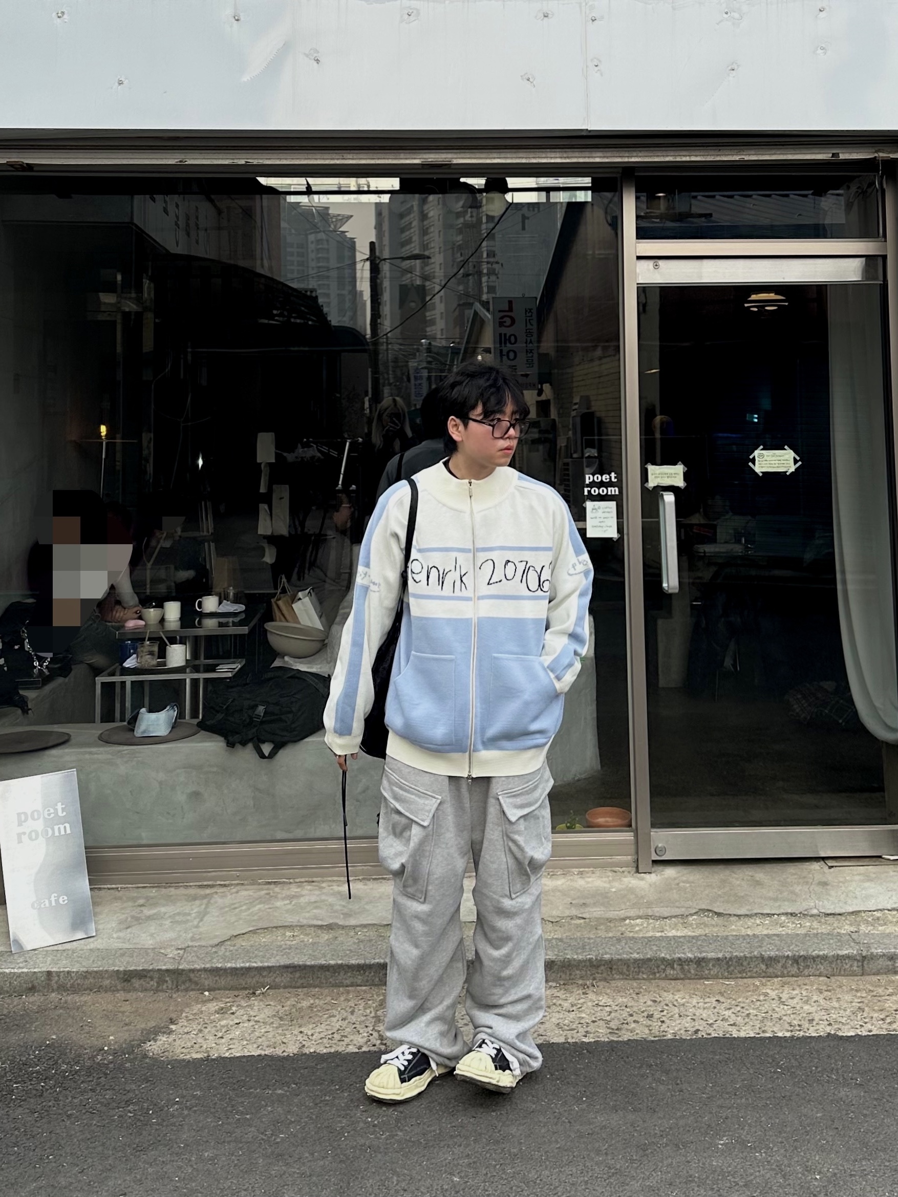Maison Mihara Yasuhiro Hank VL OG Sole Canvas Low-top Sneakers Black, Maison Mihara Yasuhiro Peterson OG Sole Canvas Low Sneakers Black 착용 스타일 - 1