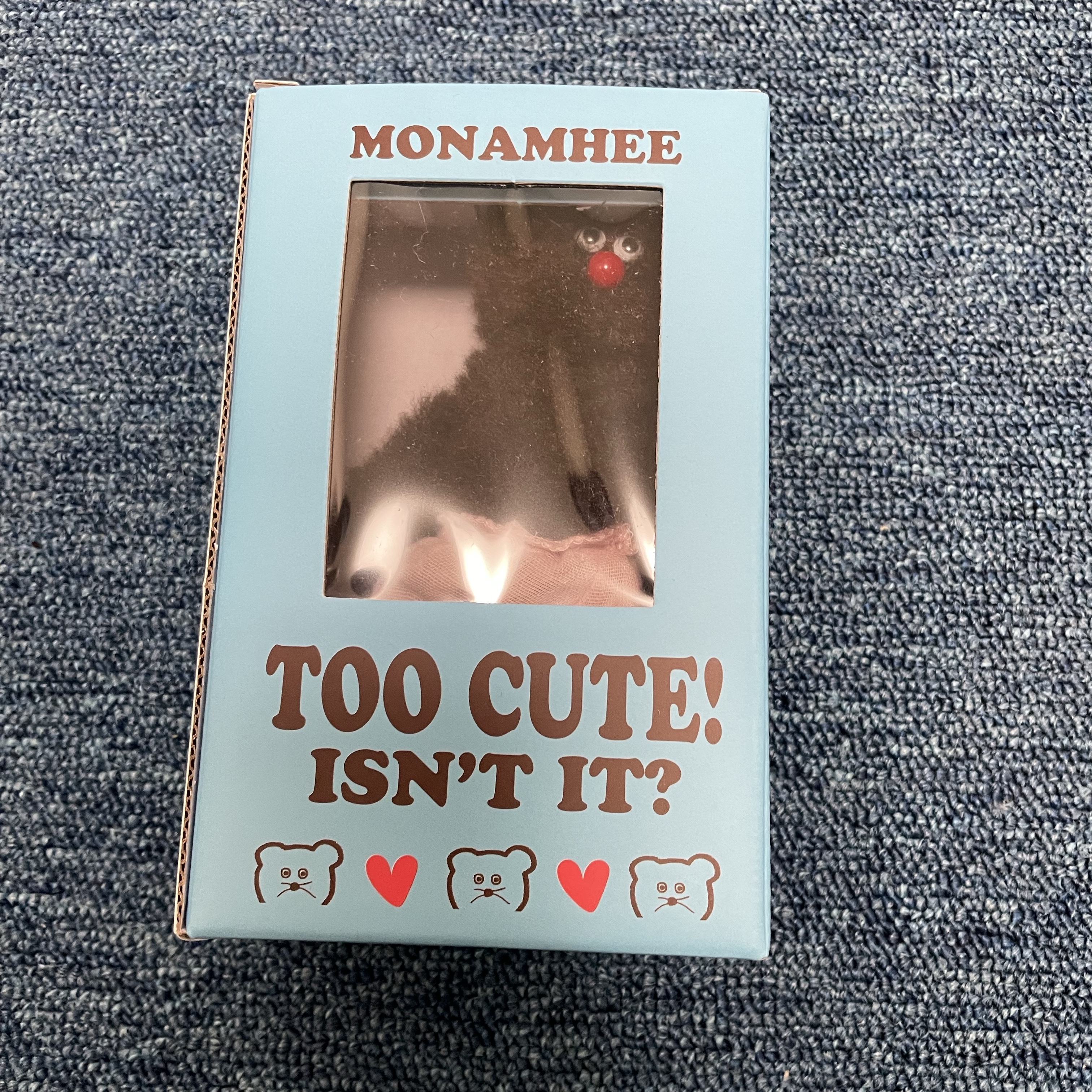 Monamhee Bred Keyring with Pink Pants Brown 착용 스타일