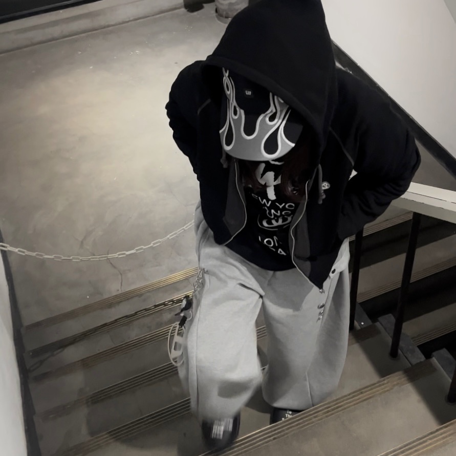 Diesel Caradiner Logo Keyring Silver, Oofos x Takahiromiyashita The Soloist The Day The Whole World Went Away Clog Black 착용 스타일 - 1