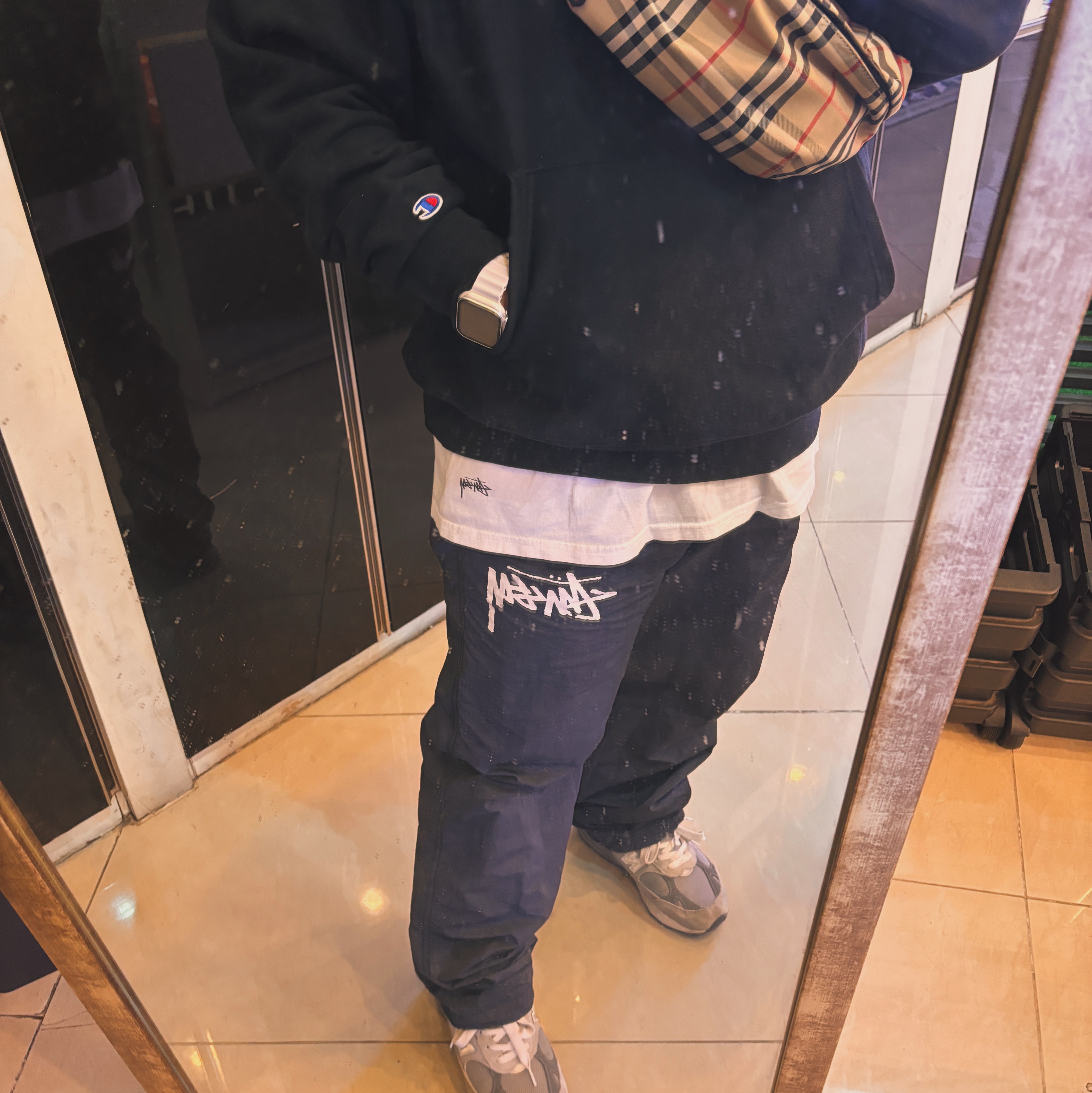 Stussy Undershirt White (3 Pack), Nike x Stussy Beach Pants Off Noir 착용 스타일