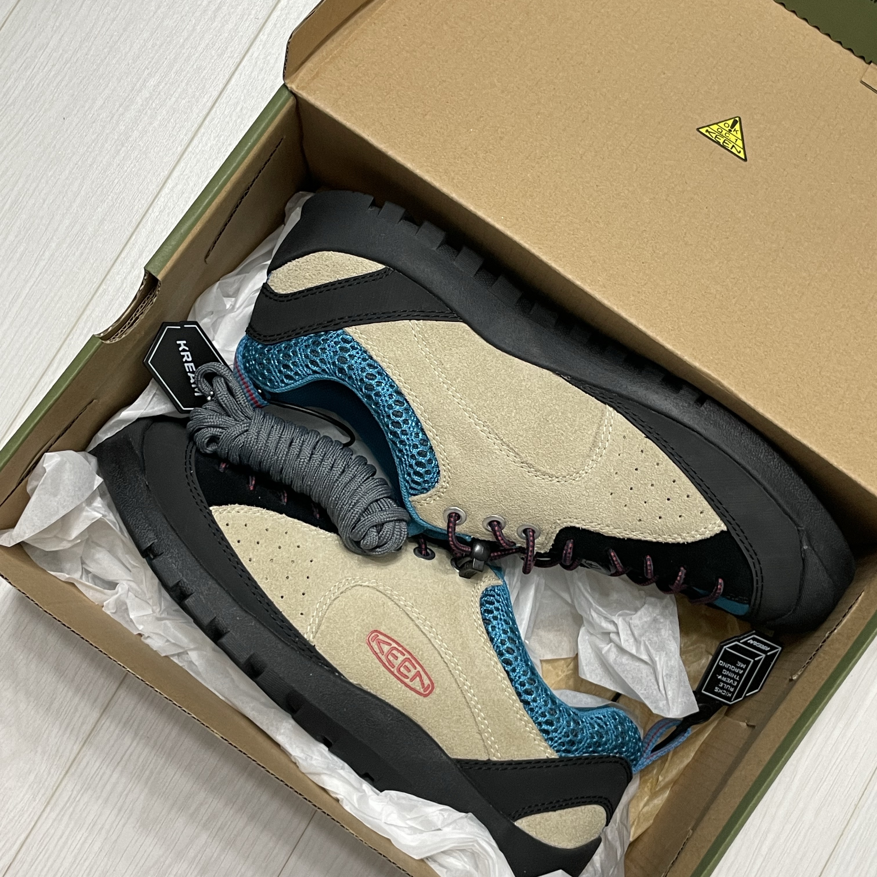 (W) Keen Jasper Rocks SP Sneakers Beige, Stussy Polar Fleece Panel Runner Cap Black 착용 스타일 - 1