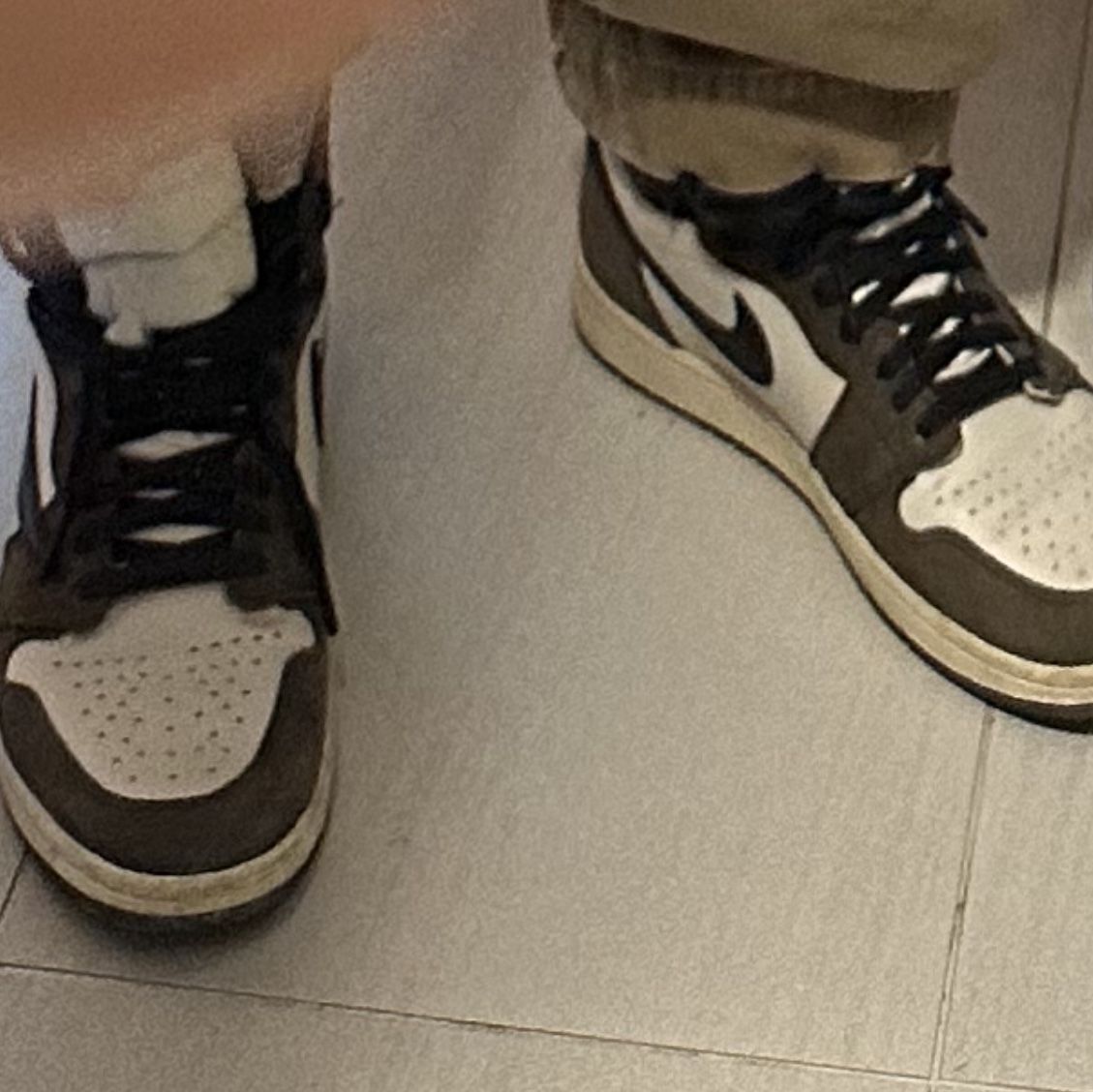 Jordan 1 x Travis Scott Retro High OG SP Mocha 착용 스타일