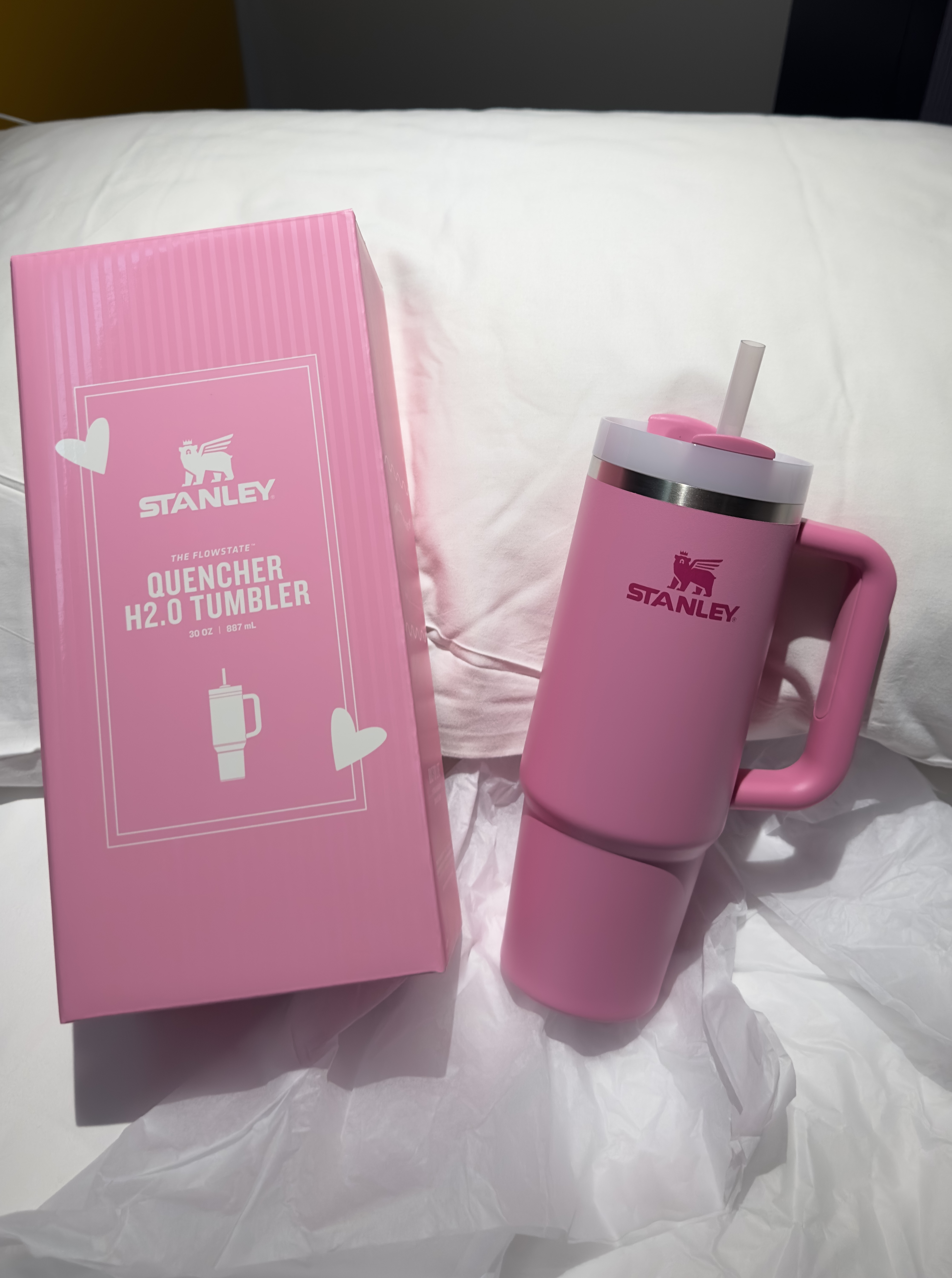 Stanley The Quencher H2.0 Flowstate Tumbler 887ml Peony 착용 스타일 - 3