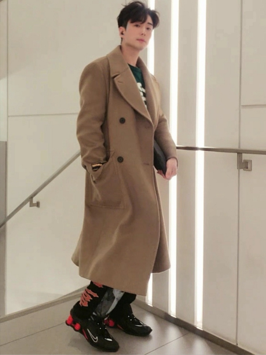 Stussy Curly S Sweater Green, Nike x Martine Rose Shox MR4 Black 착용 스타일 - 1
