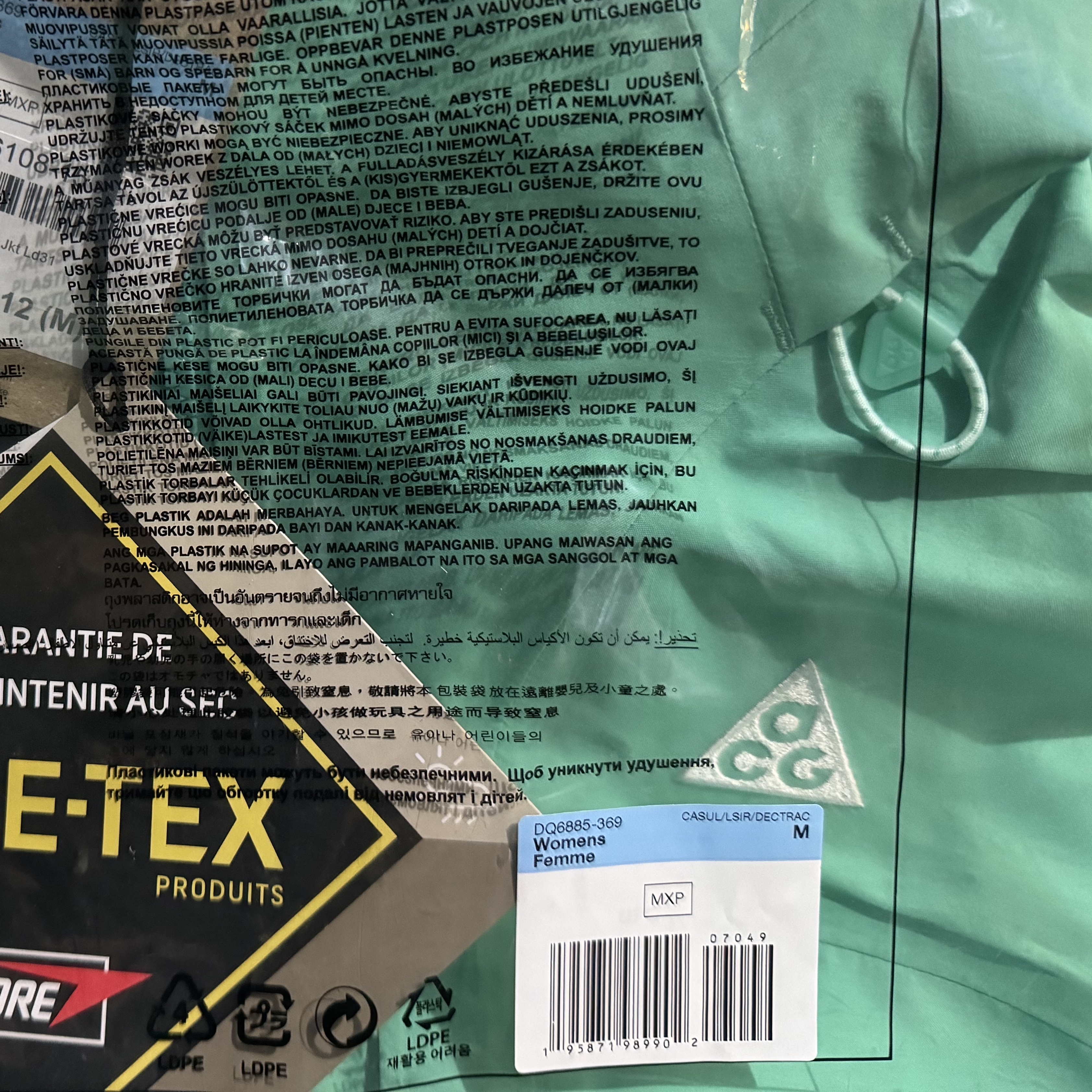 (W) Nike ACG Storm-Fit ADV Gore-Tex Misery Ridge Jacket Light Menta - US/EU 착용 스타일