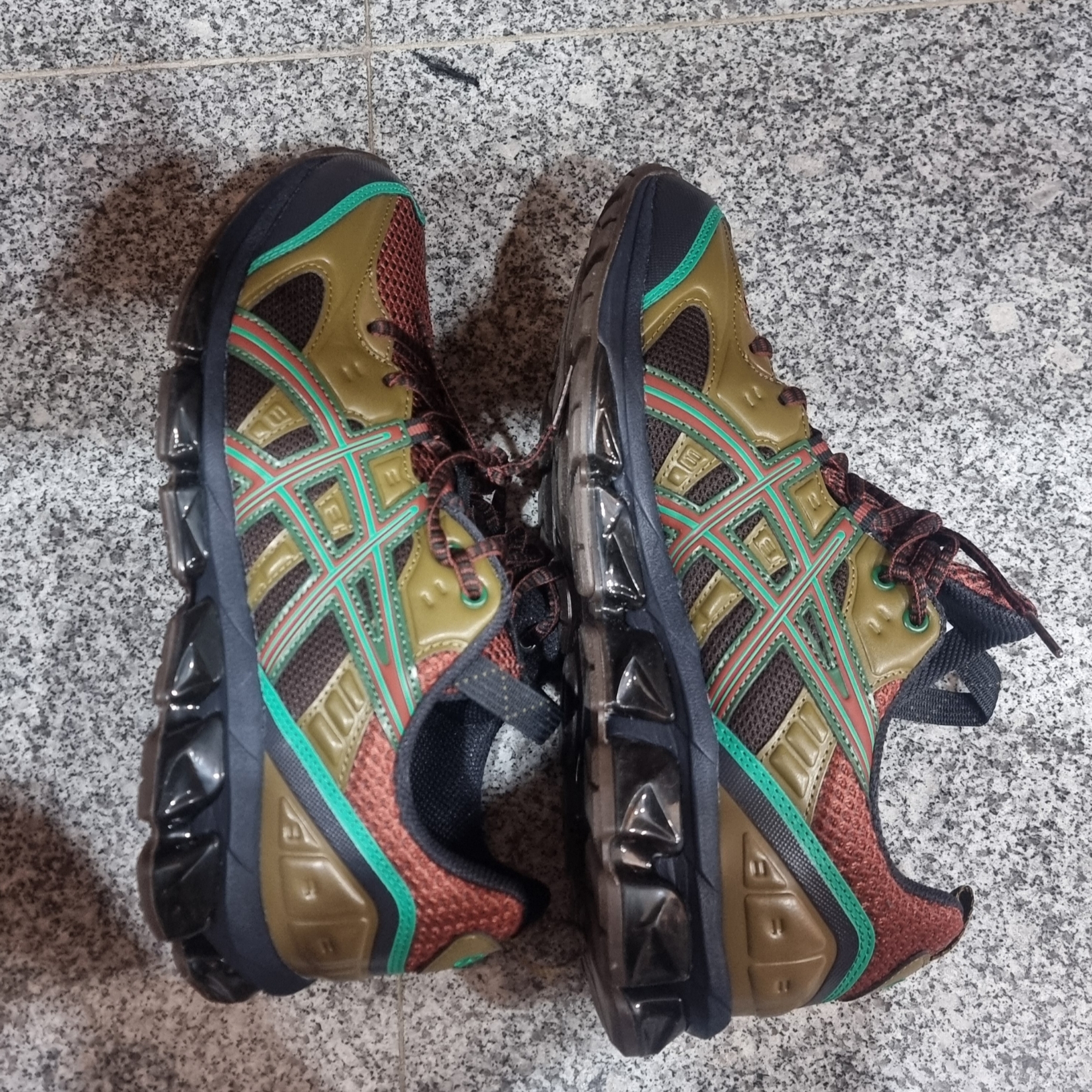 Asics US3-S Gel-Quantum 360 VII Kiso Fir Green 착용 스타일 - 3