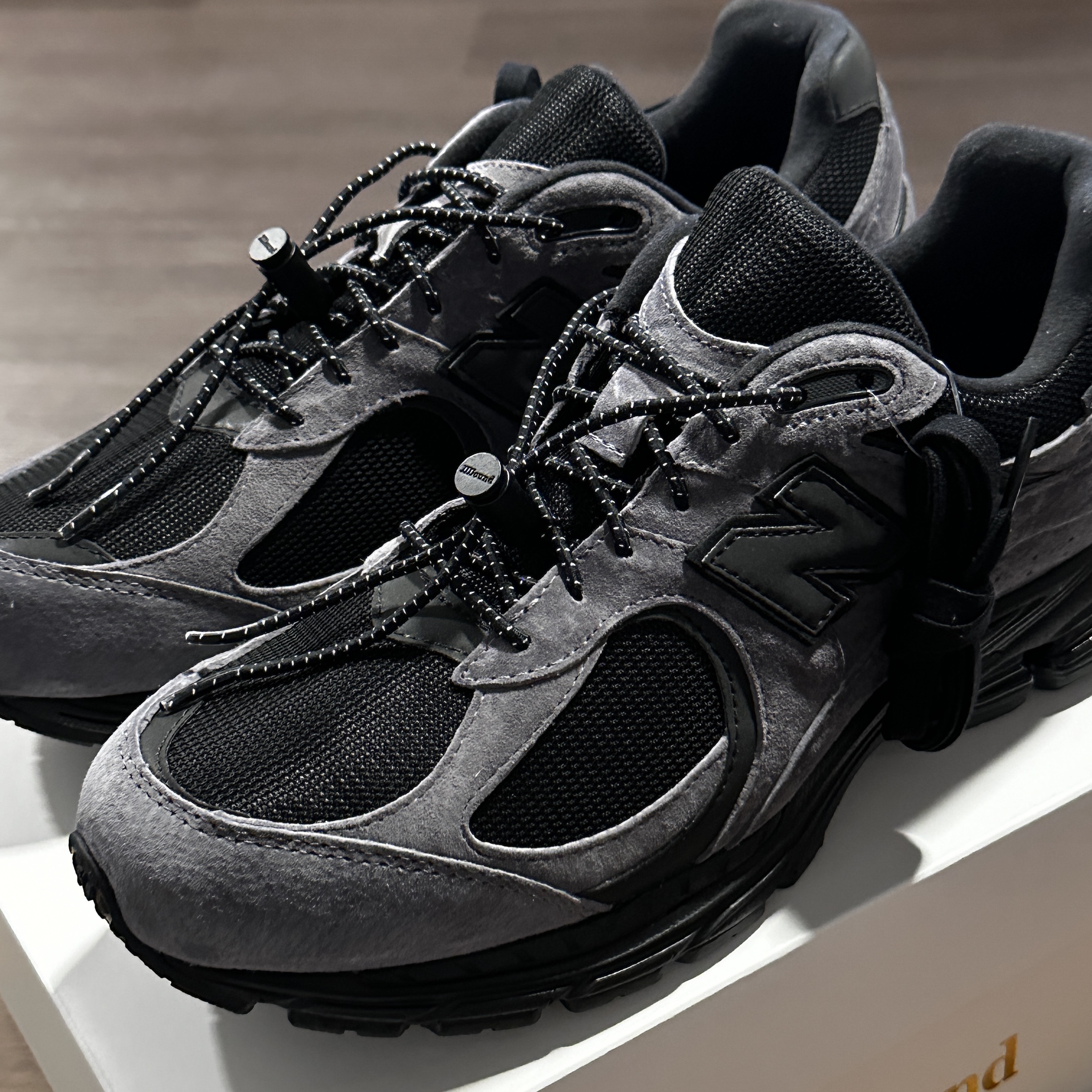 New Balance x JJJJound 2002R Gore-Tex Charcoal 착용 스타일