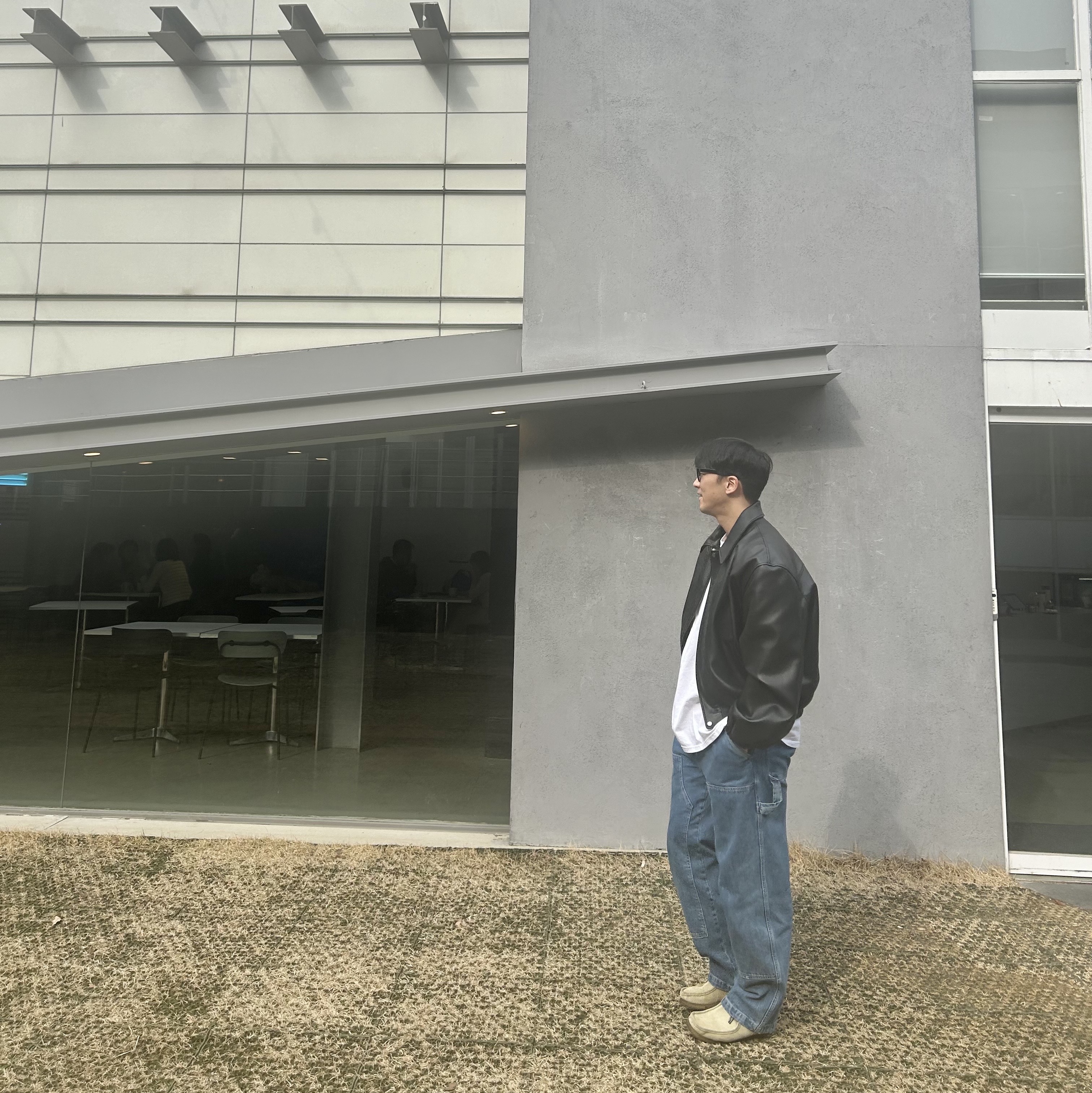 Stussy Denim Work Pants Blue, Clarks Wallabee Maple Suede 착용 스타일 - 3