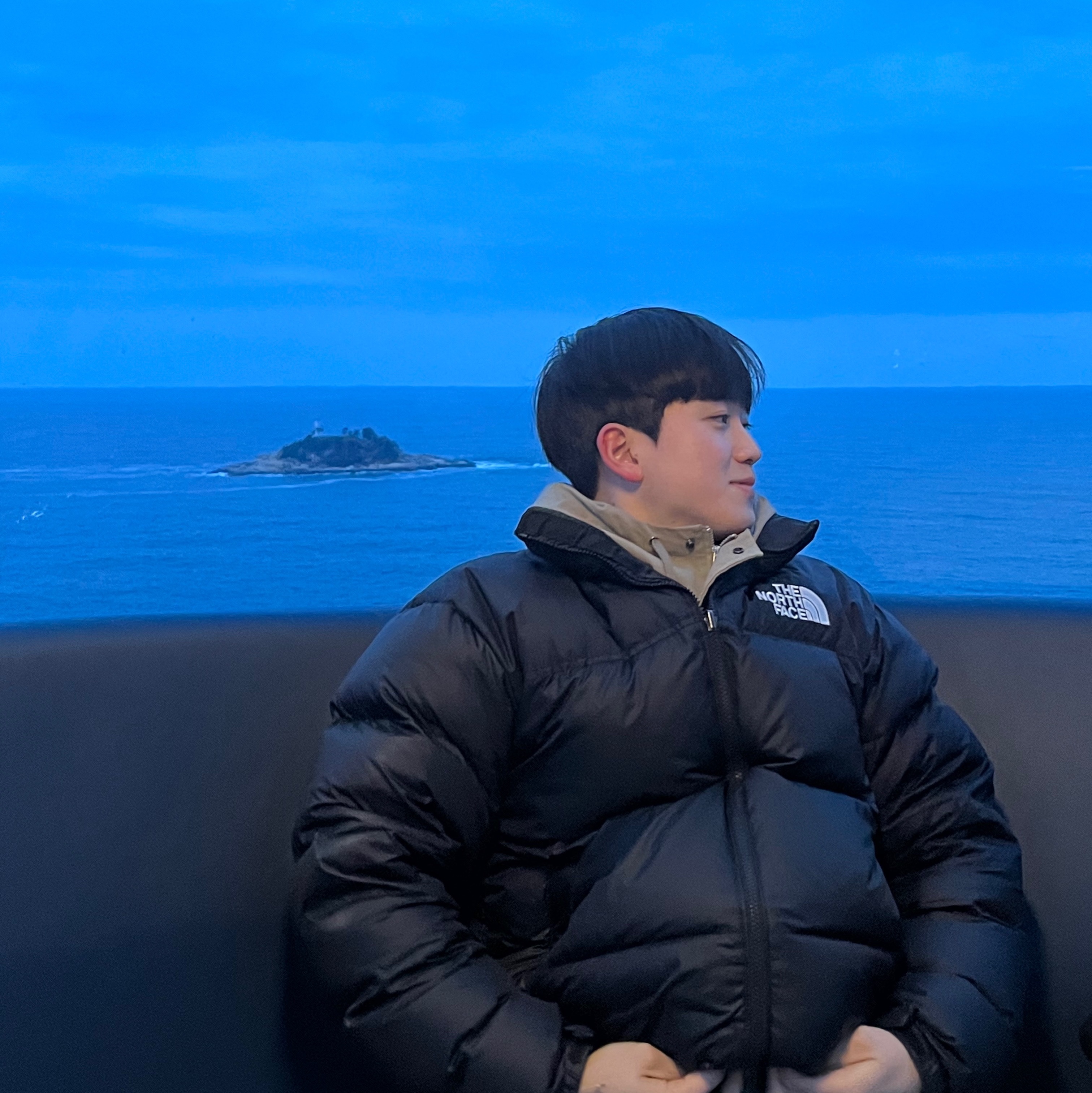 The North Face 1996 Eco Nuptse Jacket Black 착용 스타일