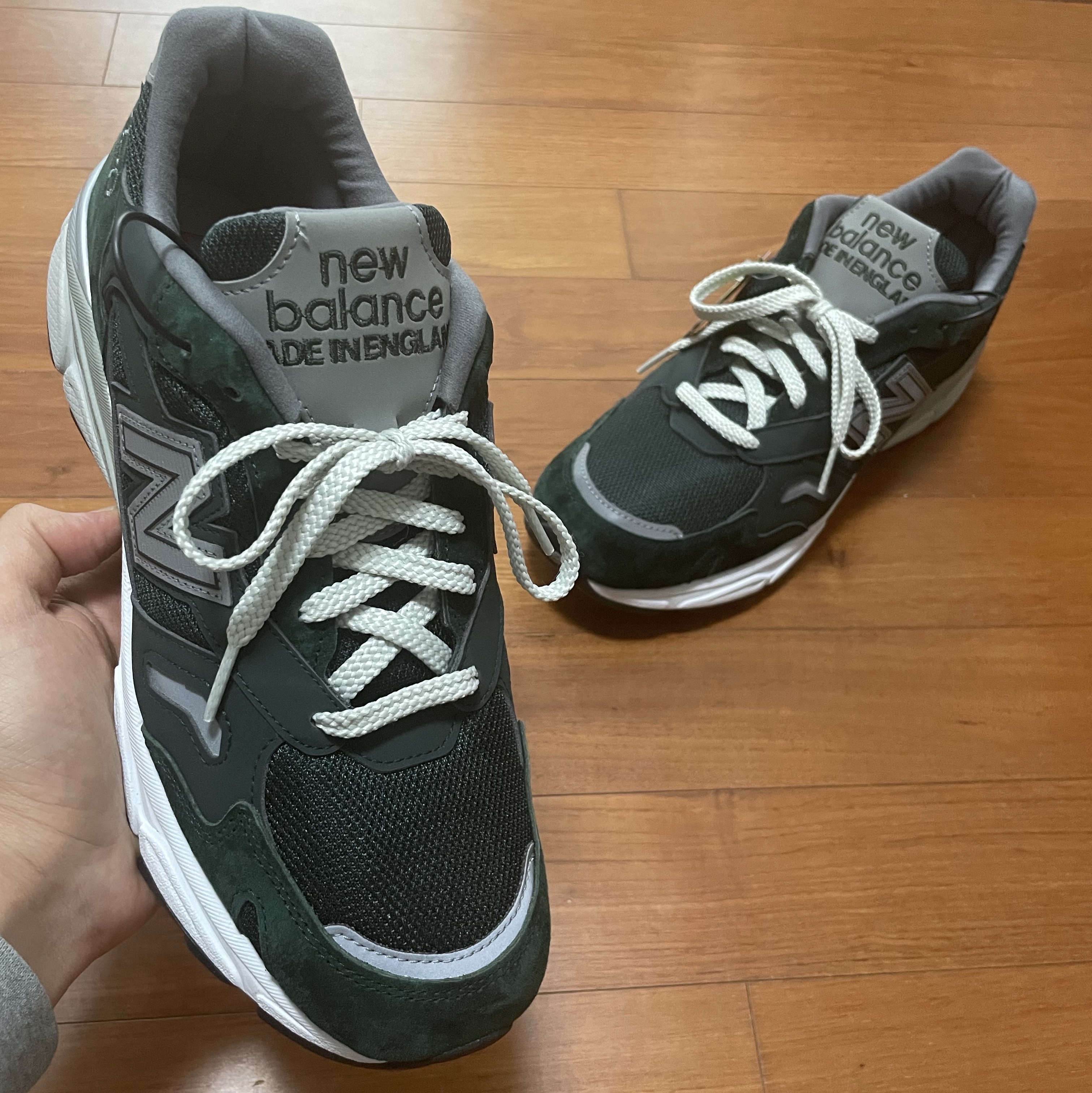 New Balance 920 Made in UK Green Grey 착용 스타일 - 1