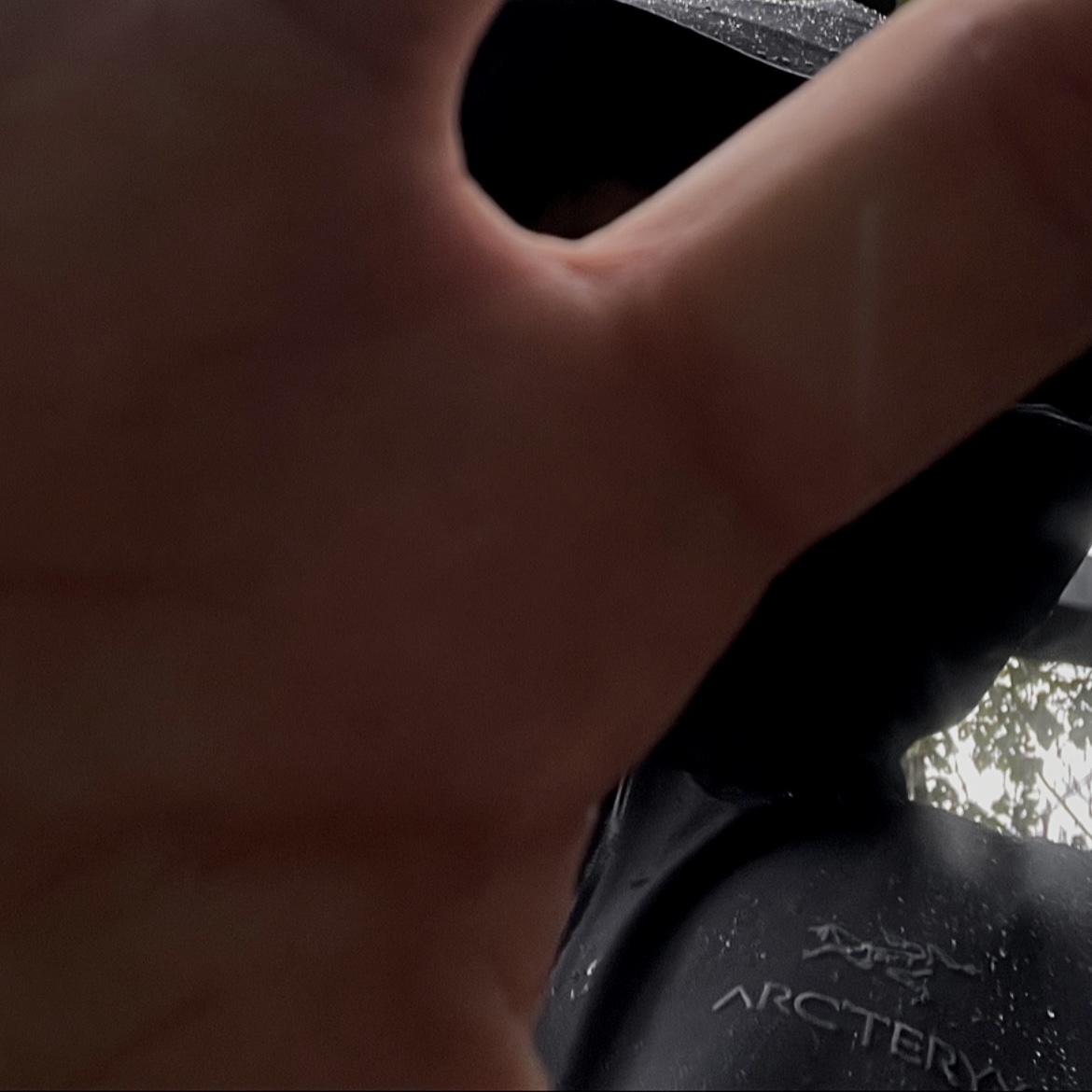 Arc'teryx Beta LT Jacket Black 착용 스타일 - 2
