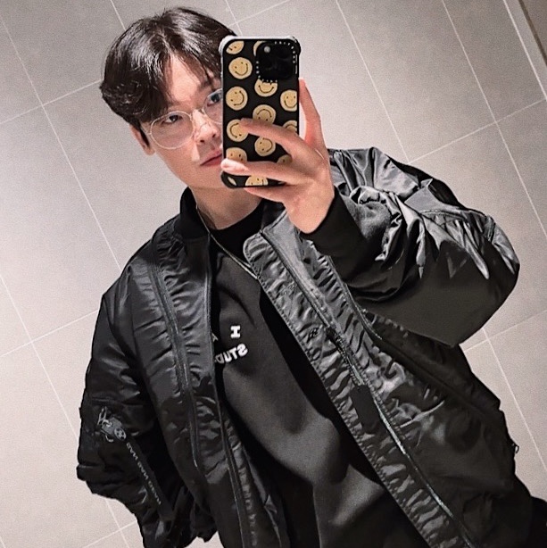 Sansan Gear x Alpha Industries MA-1 Flight Jacket Black - 23FW 착용 스타일
