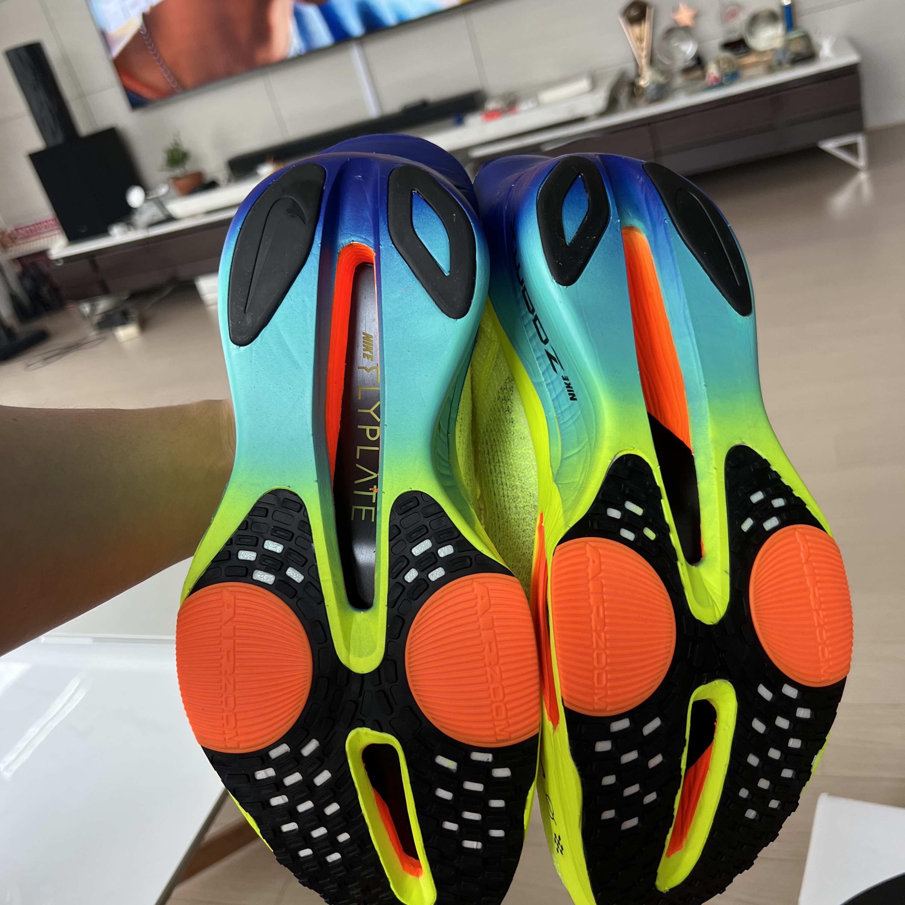 Nike Air Zoom Alphafly Next% 3 Volt 착용 스타일 - 2