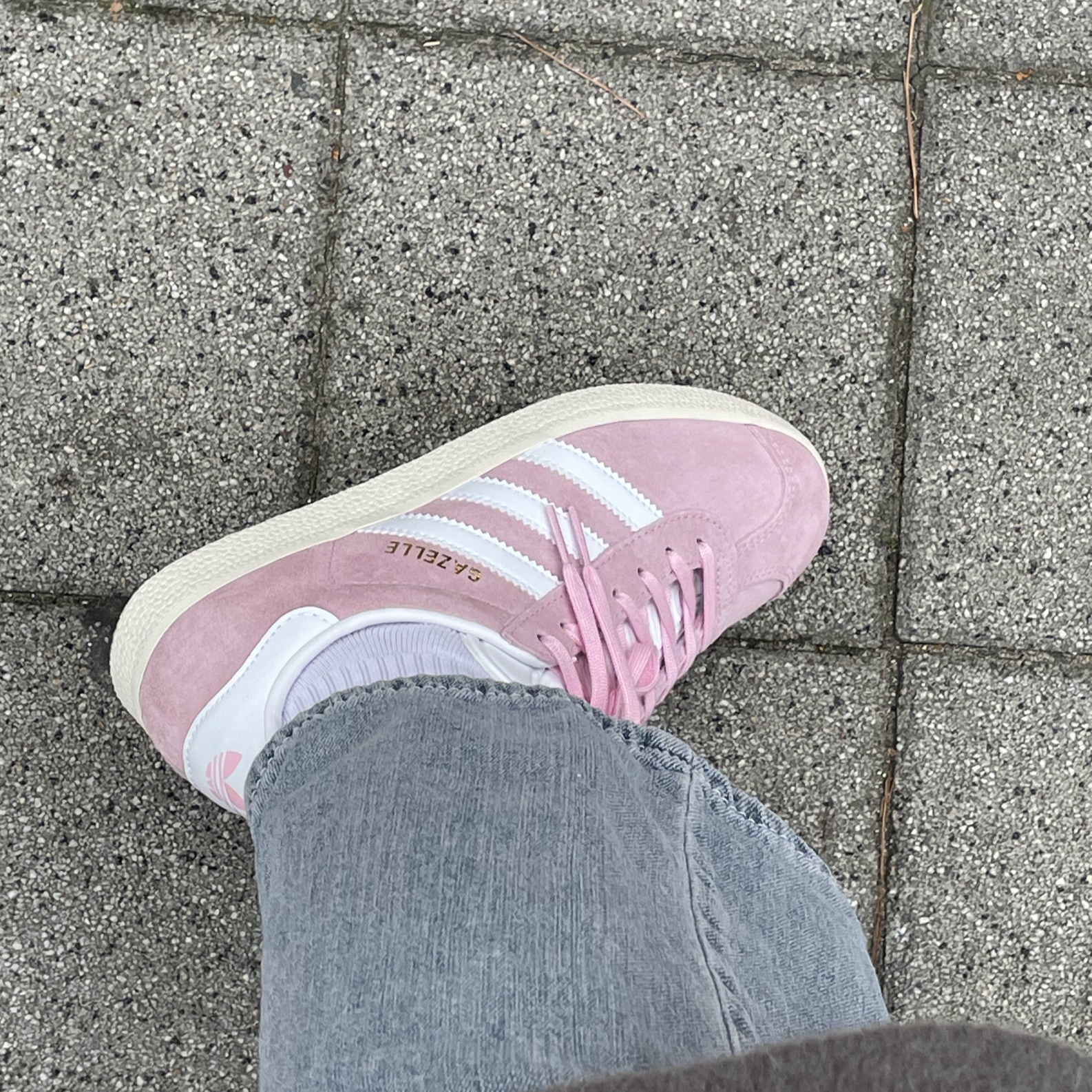 (W) Adidas Gazelle Wonder Pink 착용 스타일 - 2