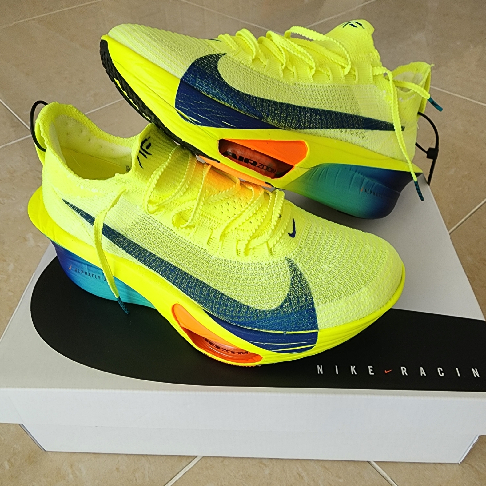 Nike Air Zoom Alphafly Next% 3 Volt 착용 스타일