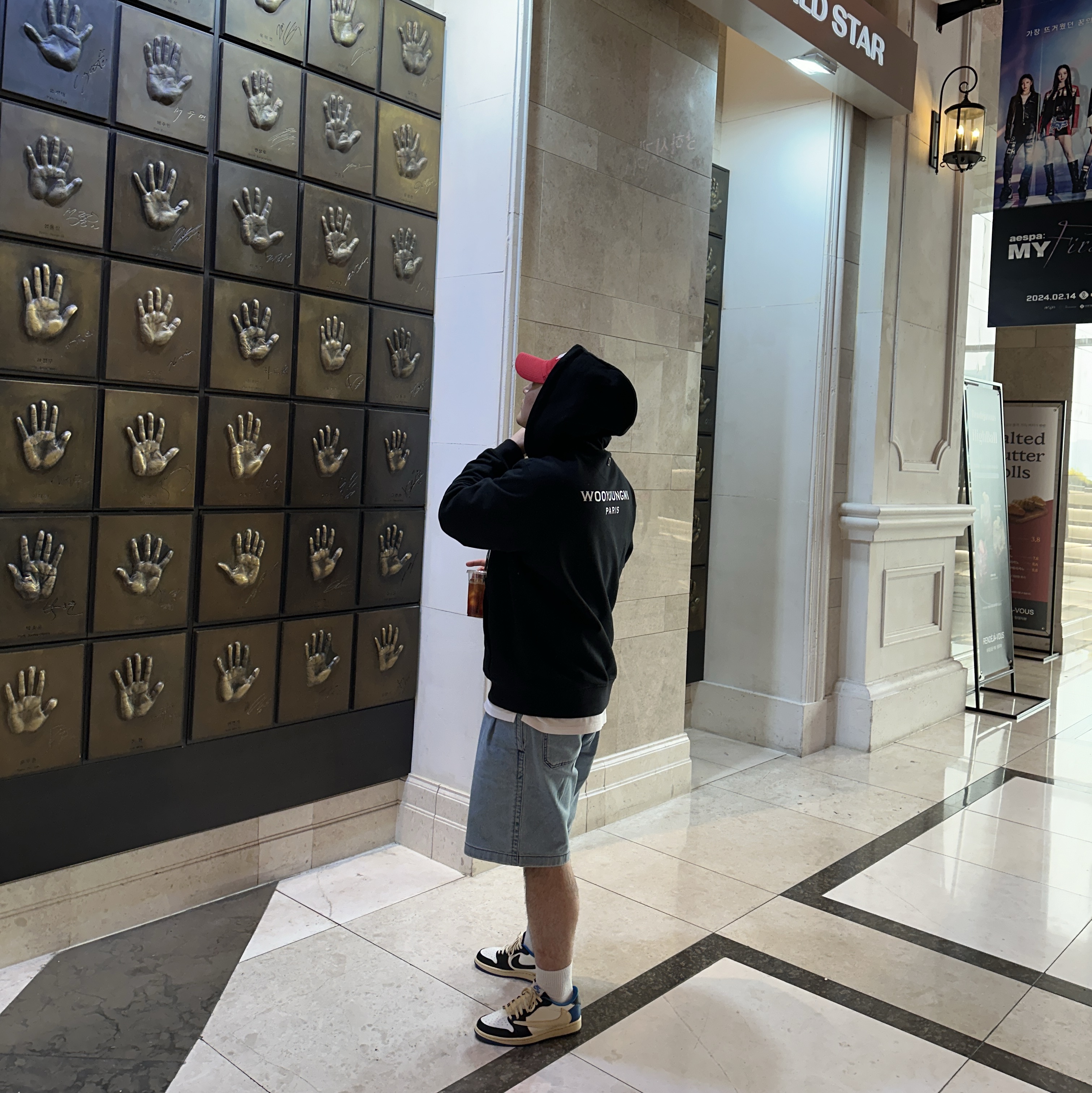 Wooyoungmi Back Logo Hoodie Black - 23FW, Jordan 1 x Travis Scott x Fragment Retro Low OG SP Military Blue 착용 스타일