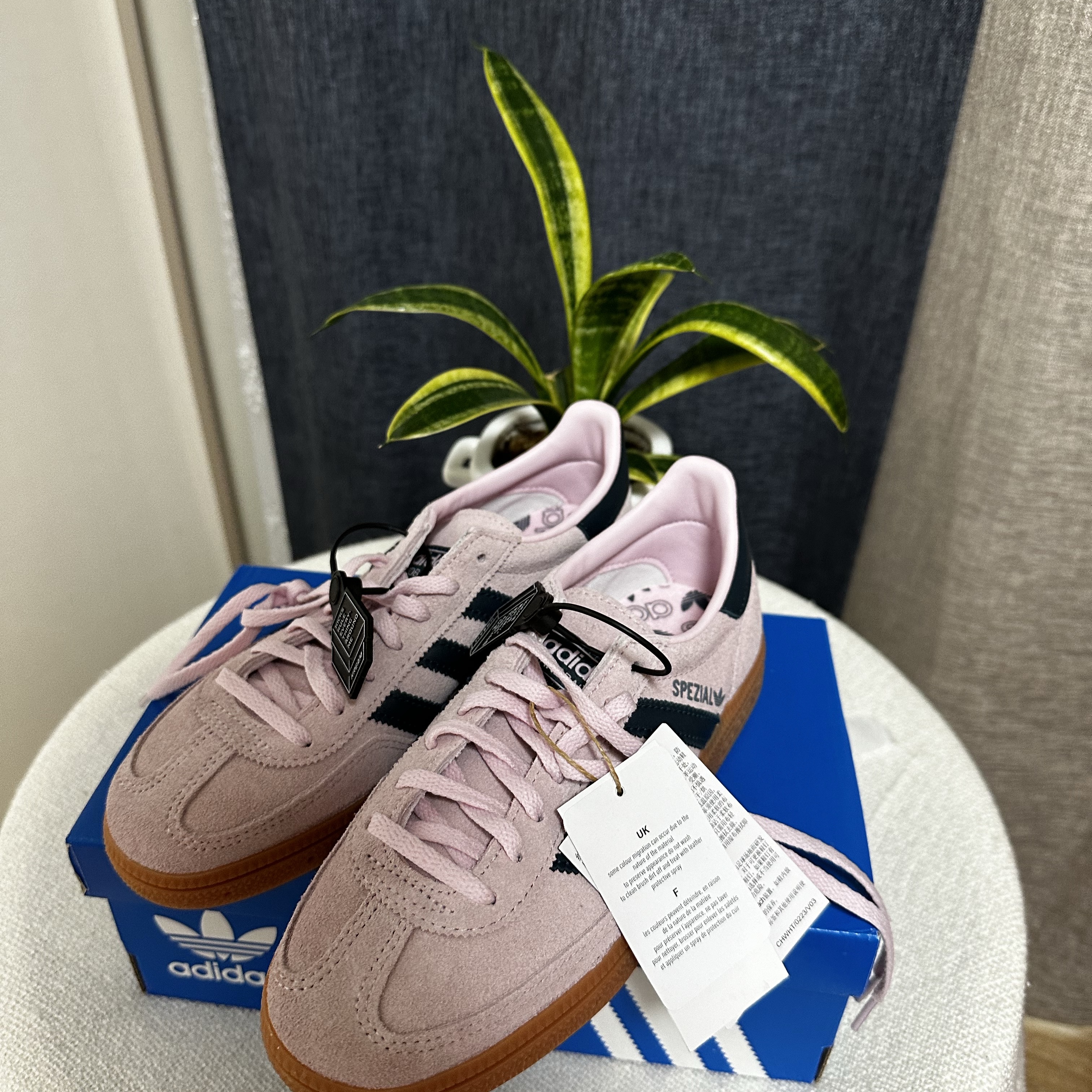 (W) Adidas Spezial Handball Clear Pink 착용 스타일 - 1