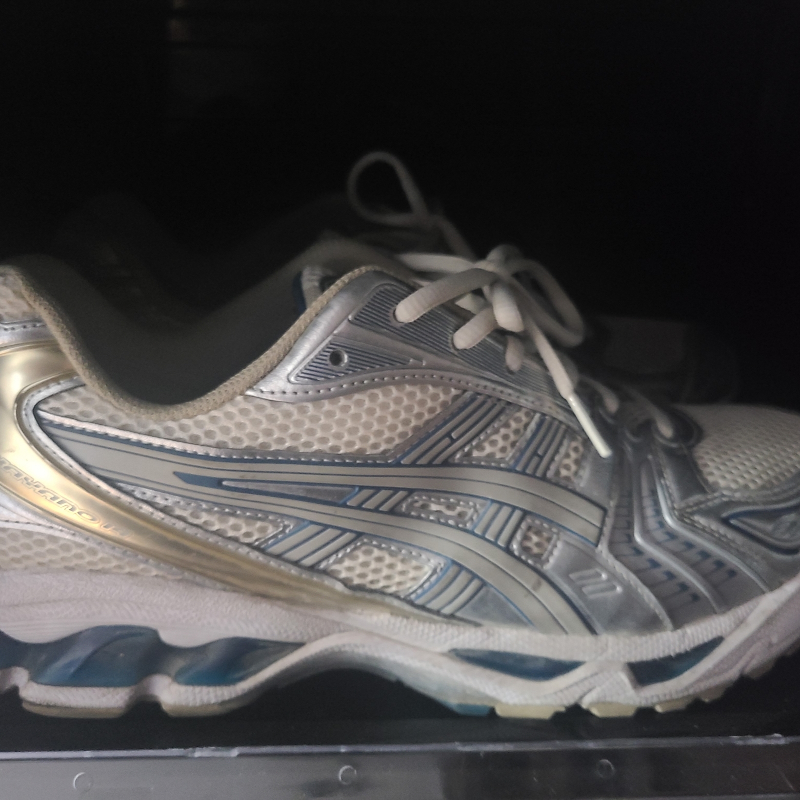 Asics Gel-Kayano 14 Cream Pure Silver 착용 스타일