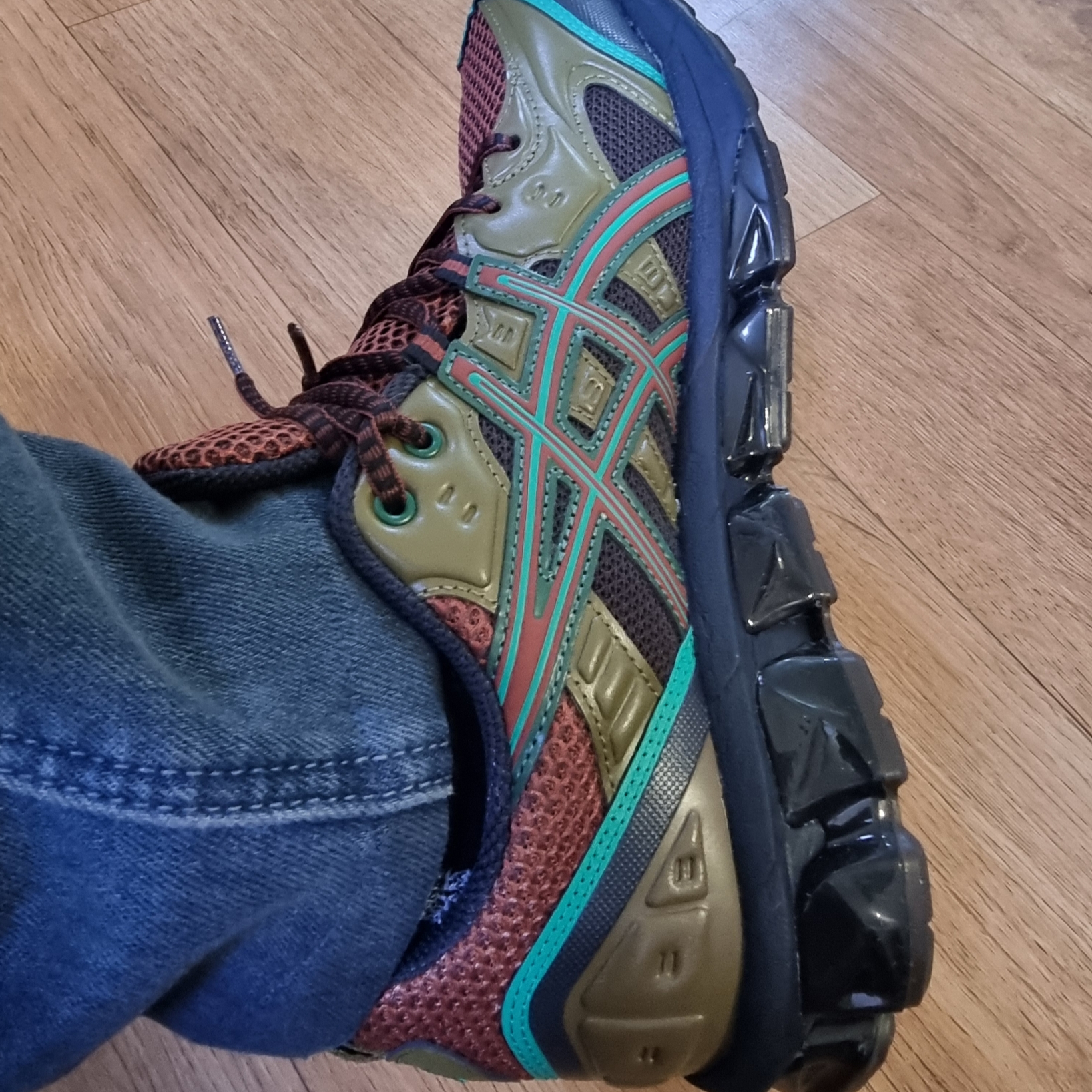 Asics US3-S Gel-Quantum 360 VII Kiso Fir Green 착용 스타일 - 1