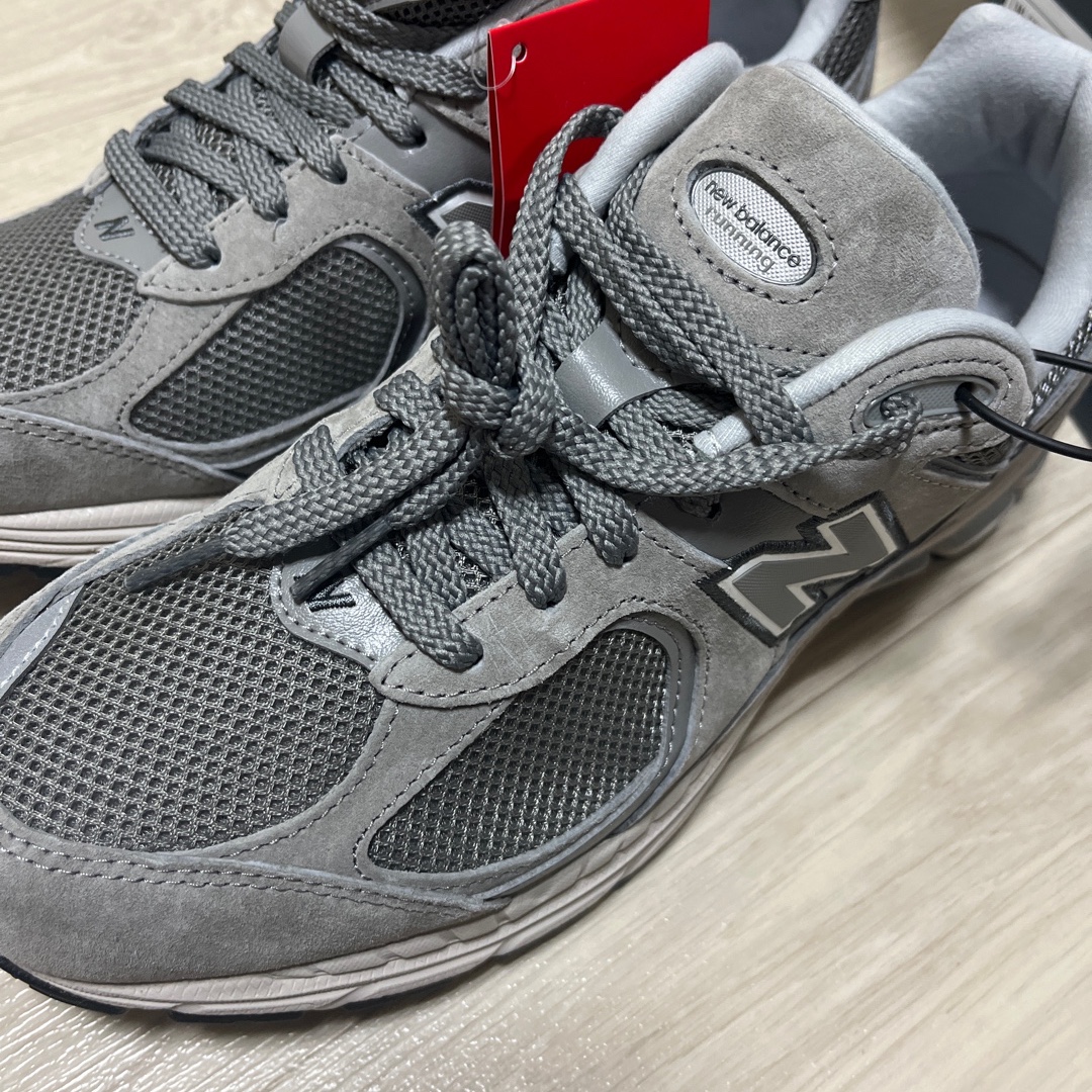 New Balance 2002R Grey 착용 스타일