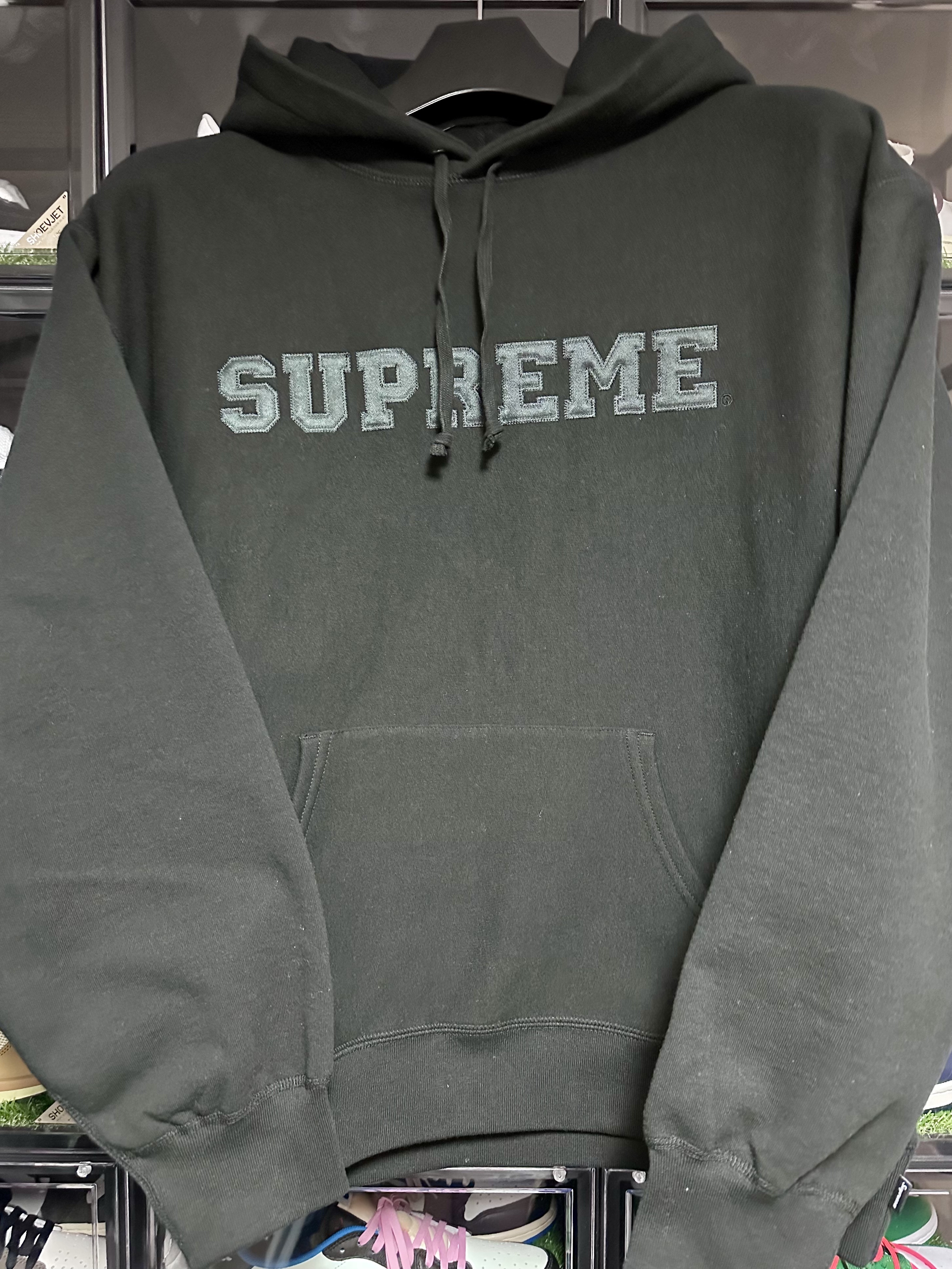 Supreme Collegiate Hooded Sweatshirt Black - 24SS, [KREAM 단독] ADSB Andersson Bell Robyn Varsity Jacket Red 착용 스타일 - 1