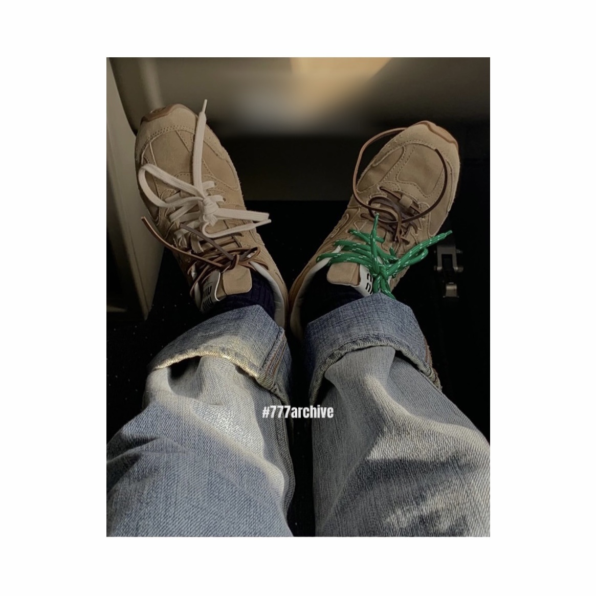 (W) New Balance x Miu Miu 530 Suede Mesh Sneakers Ecru 착용 스타일 - 2