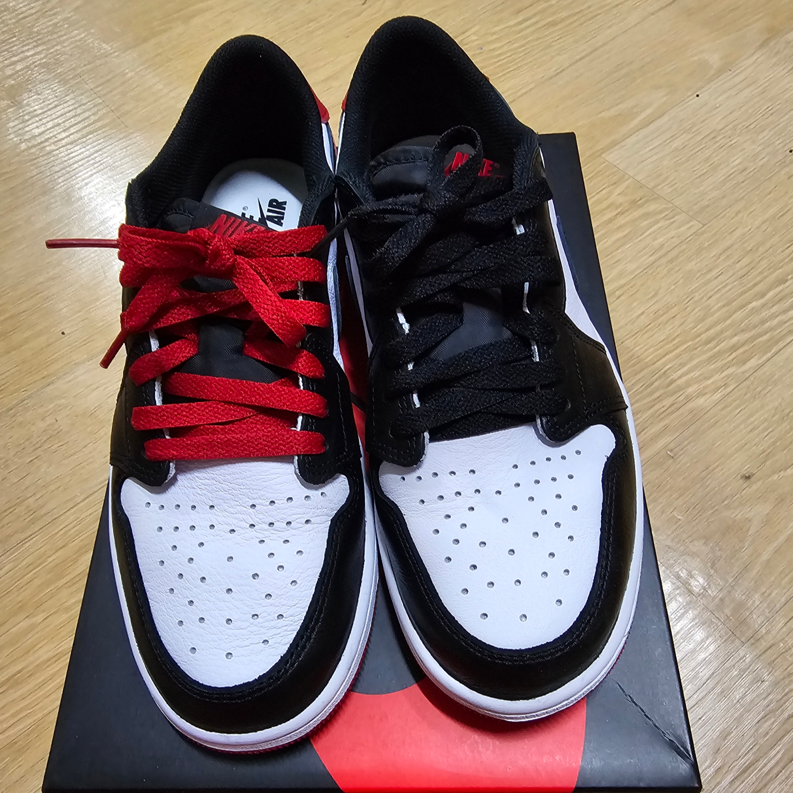 Jordan 1 Retro Low OG Black Toe 착용 스타일 - 3