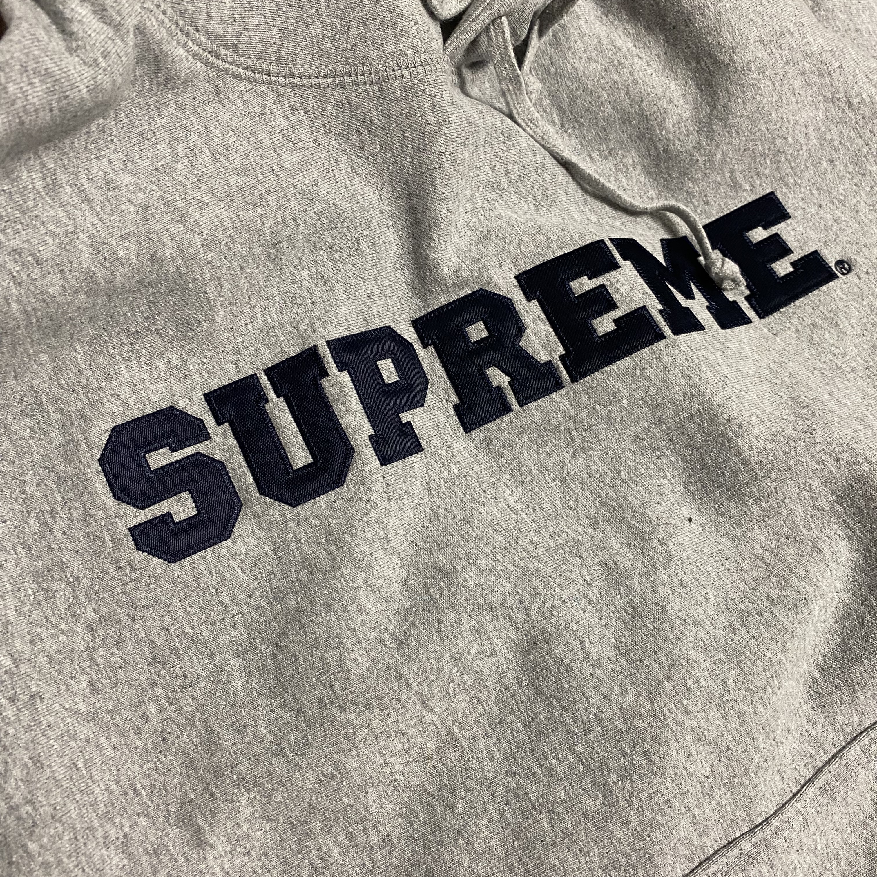 Supreme Collegiate Hooded Sweatshirt Heather Grey - 24SS 착용 스타일