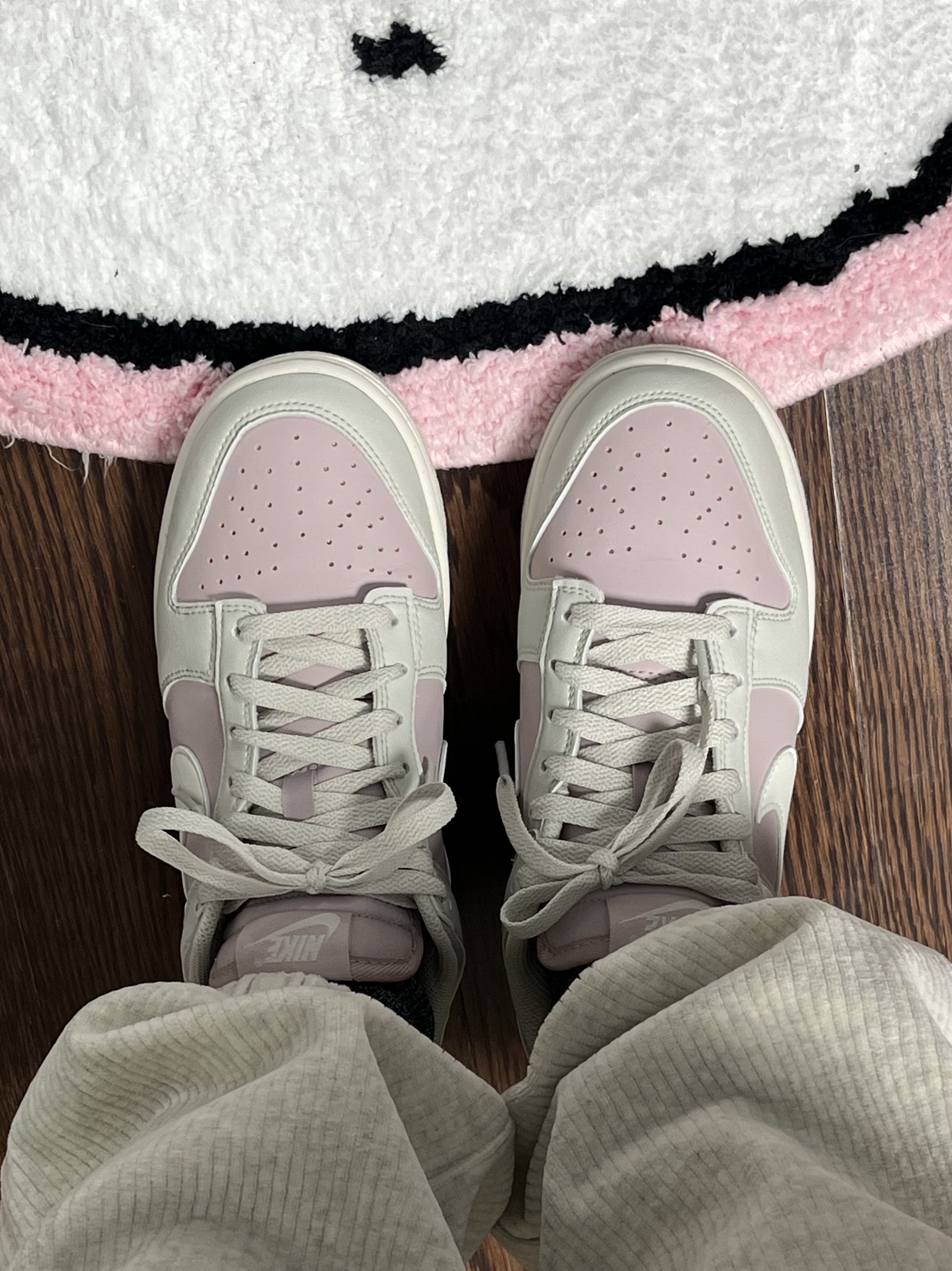 (W) Nike Dunk Low Pink Oxford 착용 스타일 - 1
