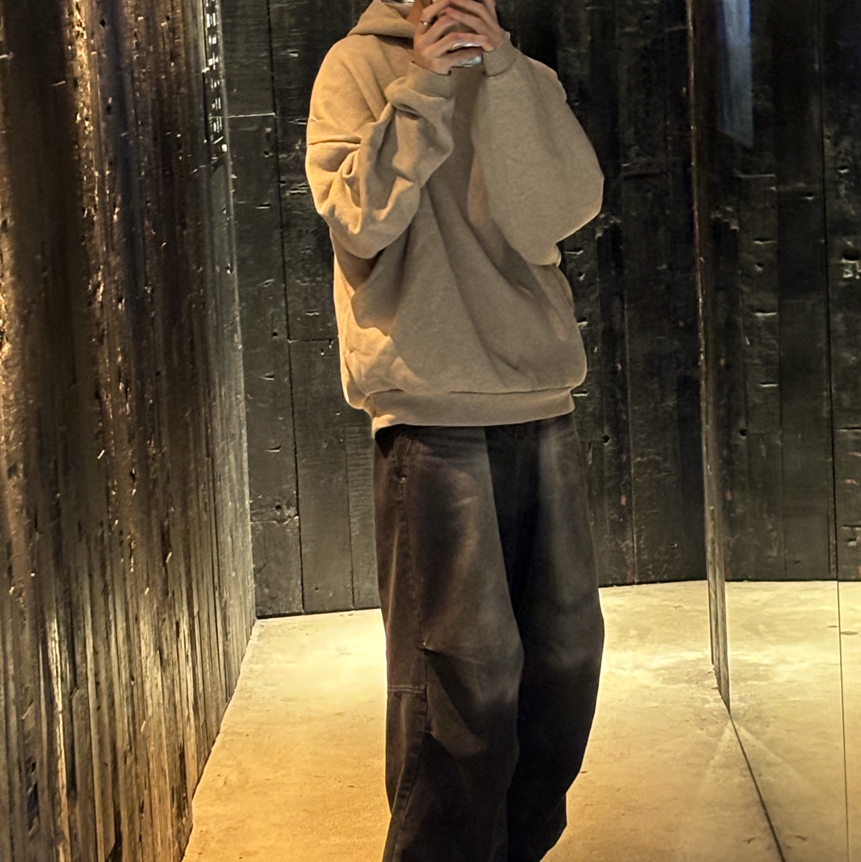 Essentials Hoodie Silver Cloud - 23FW 착용 스타일